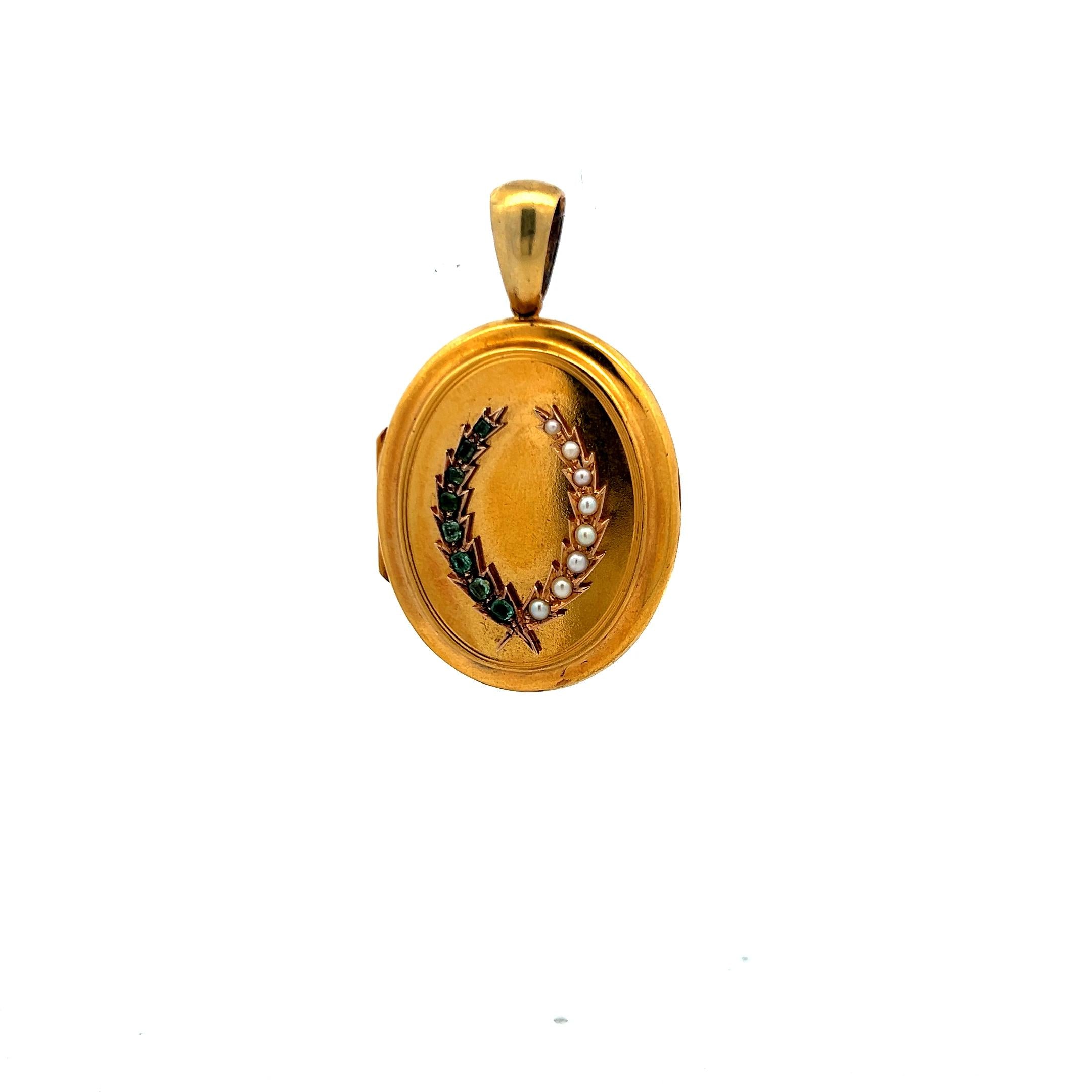 Antique 18 Karat Yellow Gold Locket with 0.25 Carat Greb and 1.2-1.7 MM Pearl