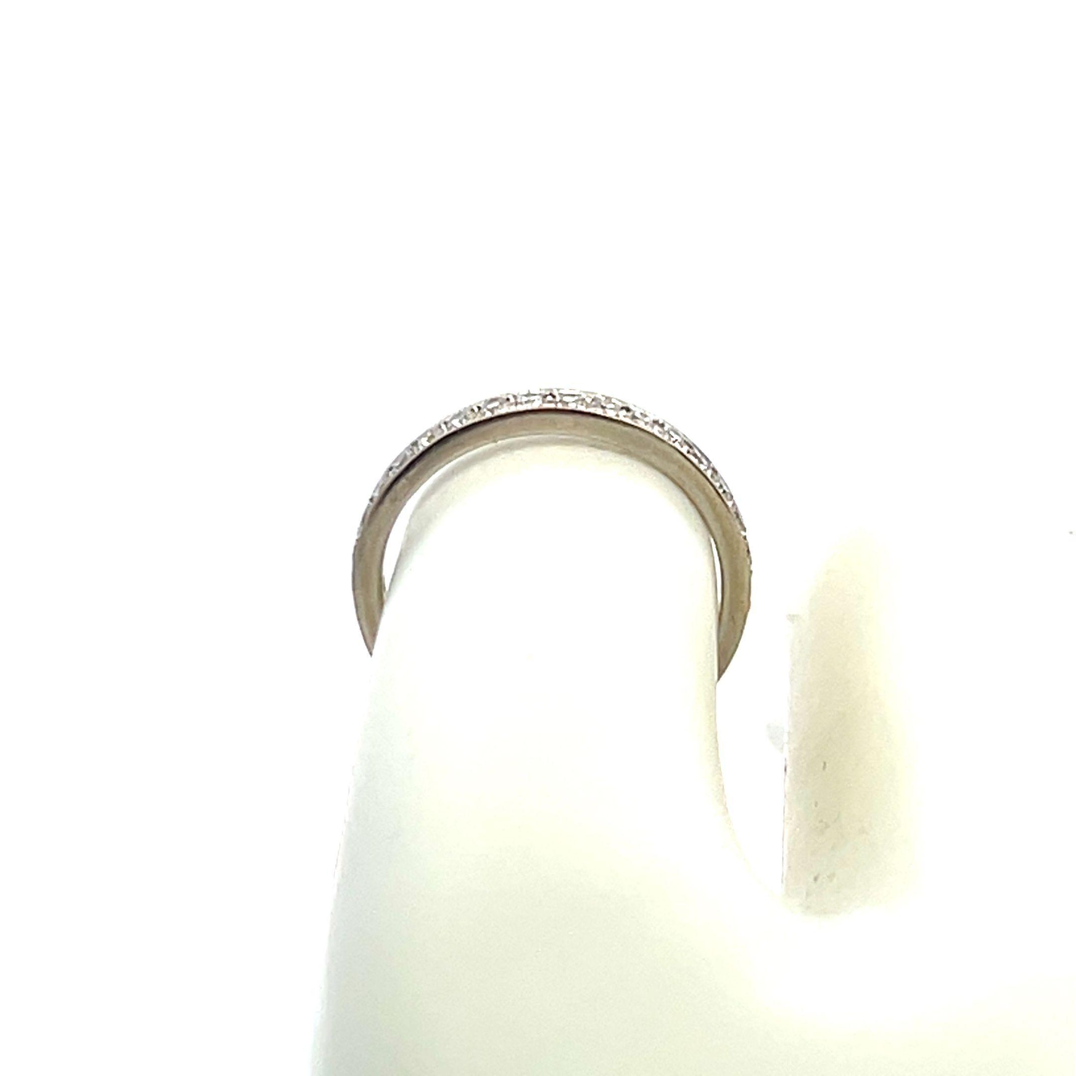 0.32 Carat Round Brilliant I SI1 Diamond 18 Karat White Gold Eternity Band Ring