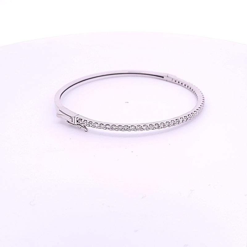 1.00 Carat Round Brilliant E VS1 Diamond 14 Karat White Gold Bangle Bracelet