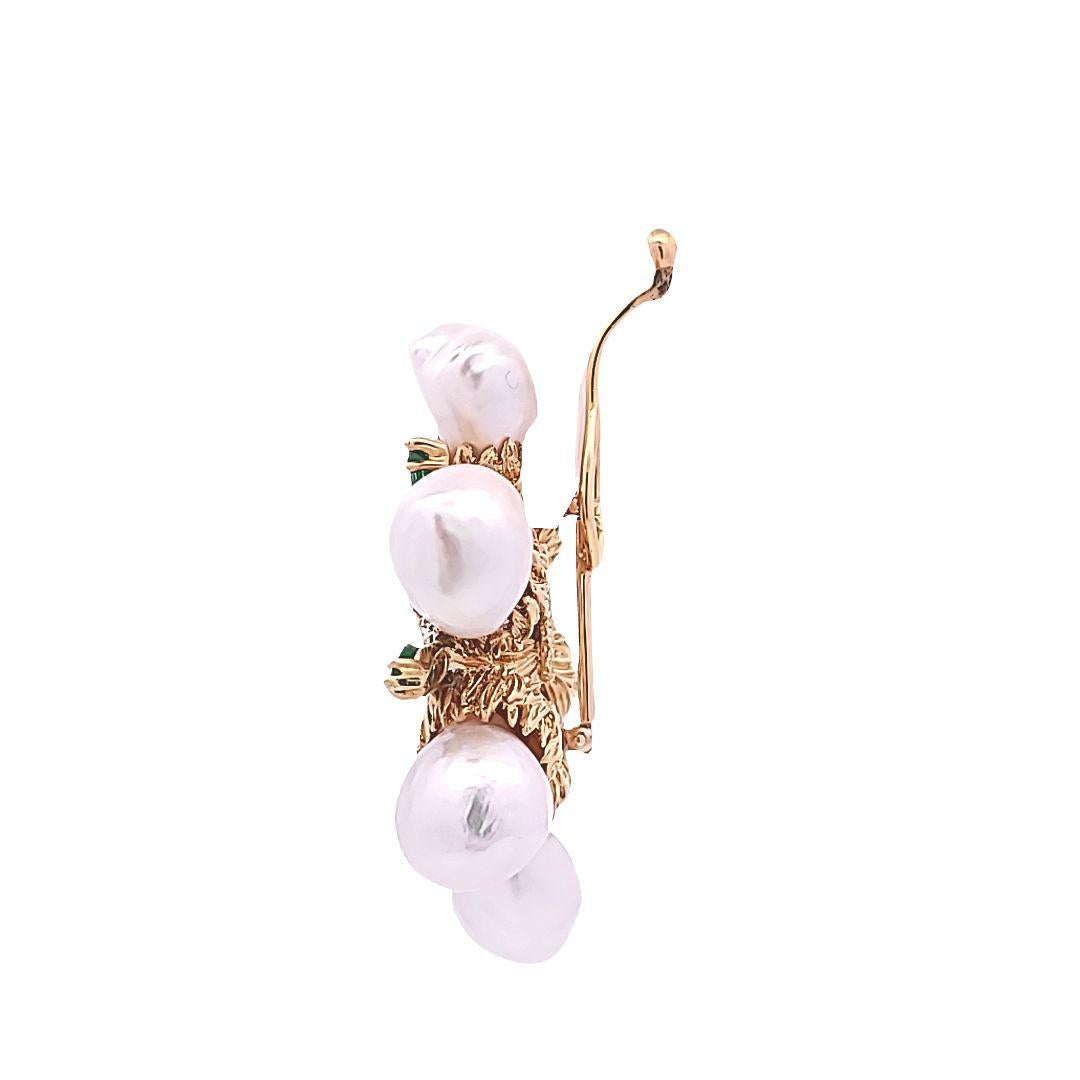 18K Yellow Gold Pin Brooch with 0.1ct Round G VS1 Diamonds 1.6ct Emerald & Pearl