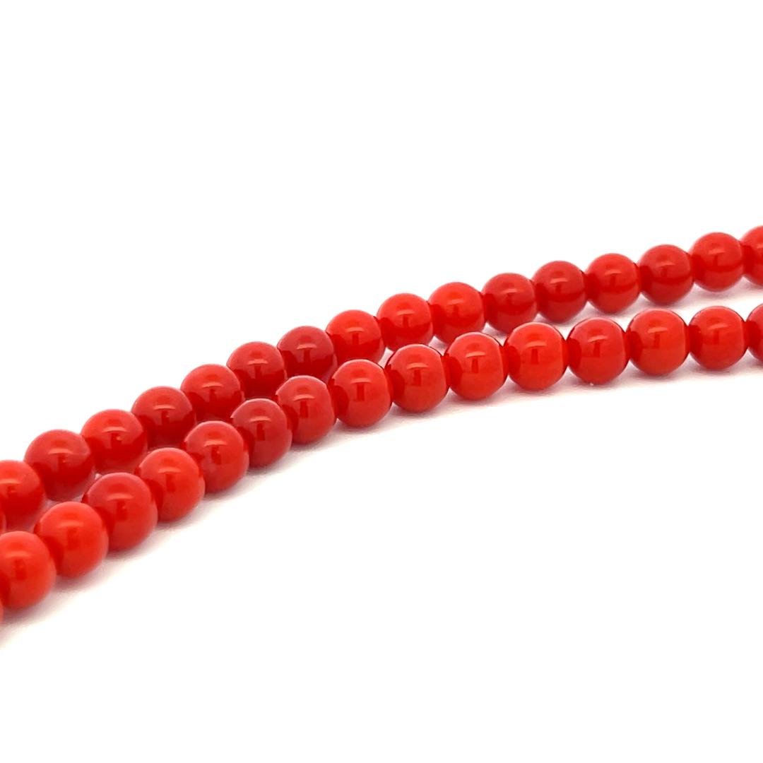 Red Coral Beed Vintage 22.80 Grams 18 Karat Yellow Gold Beed Necklace