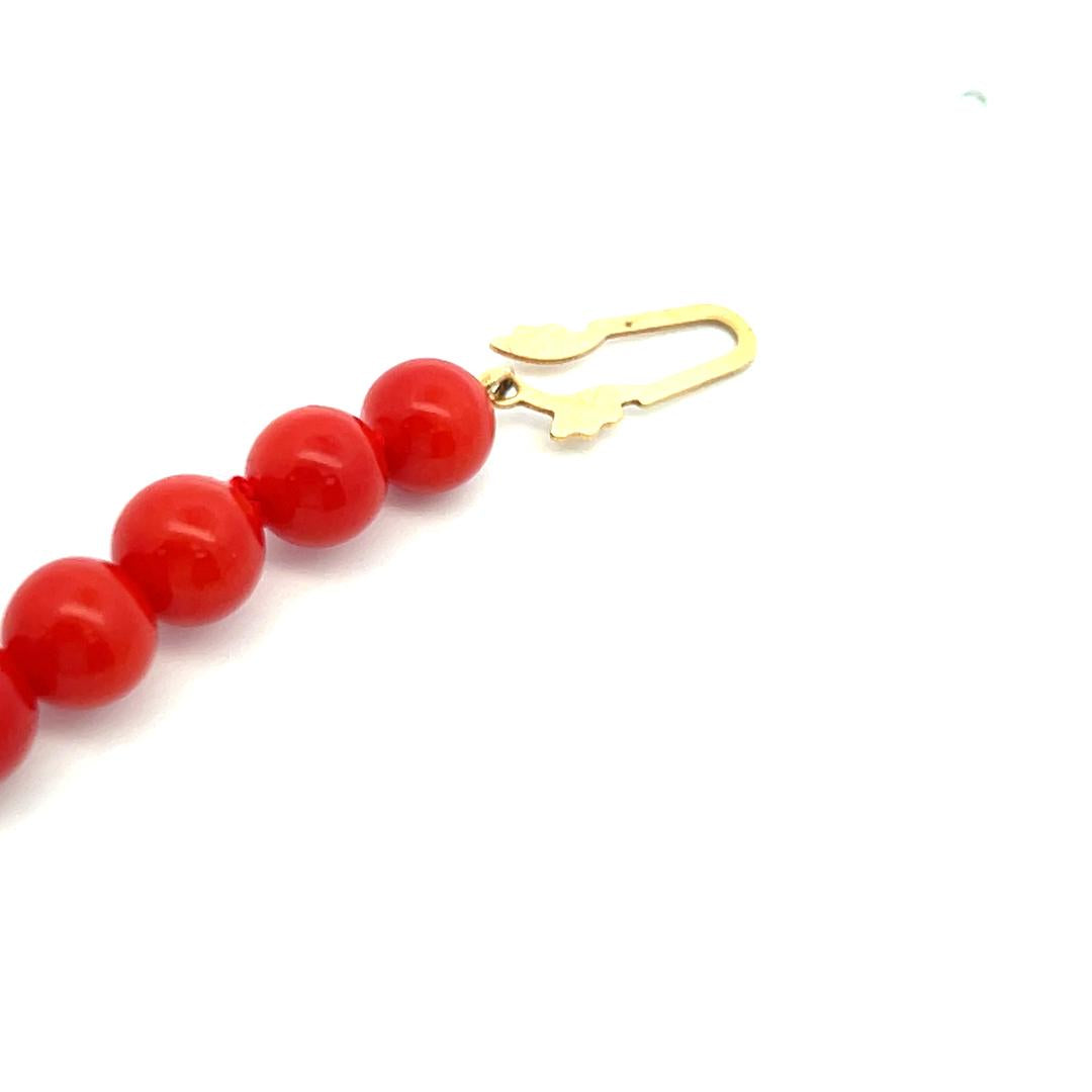 Red Coral Beed Vintage 22.80 Grams 18 Karat Yellow Gold Beed Necklace