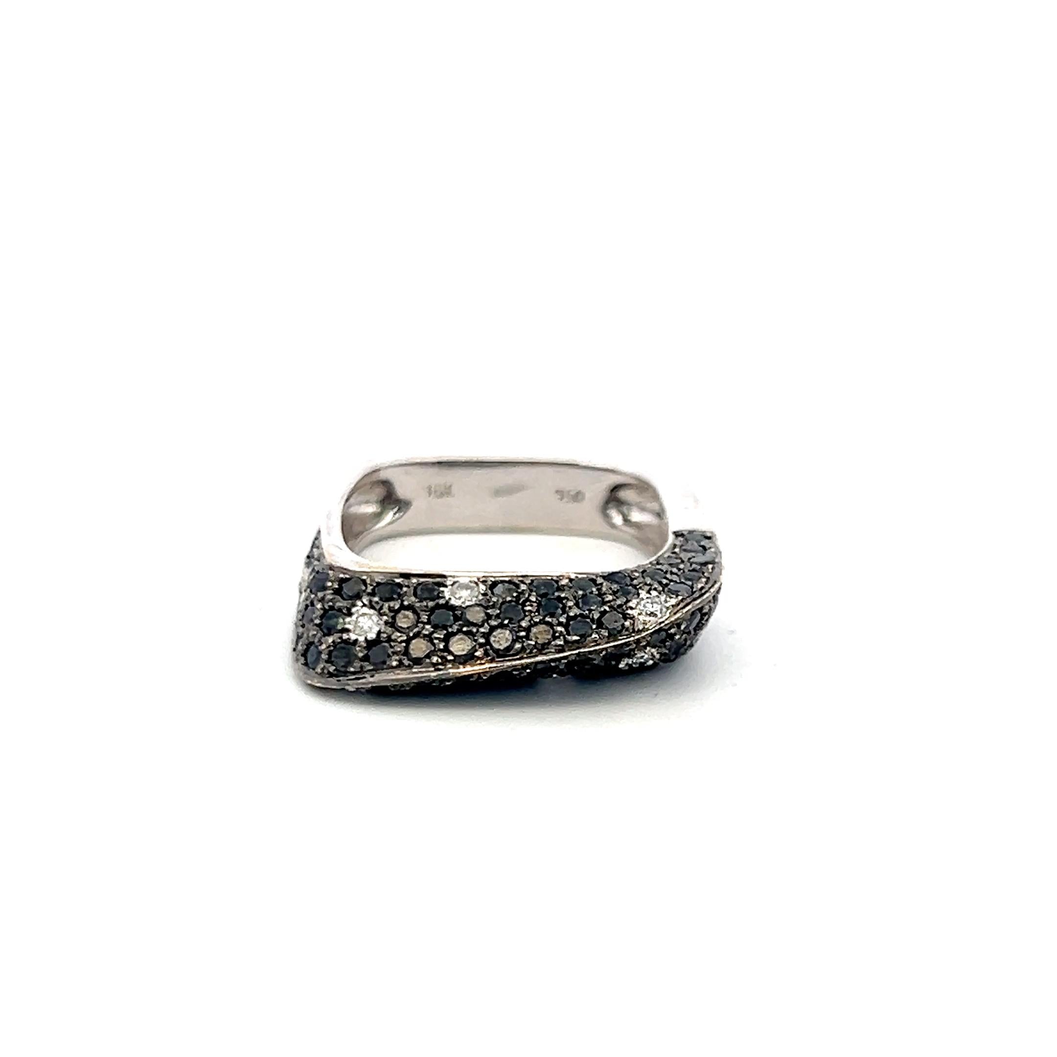 Vintage 18K White Gold Band Ring with 1.38 Carat Round Diamonds Size 7