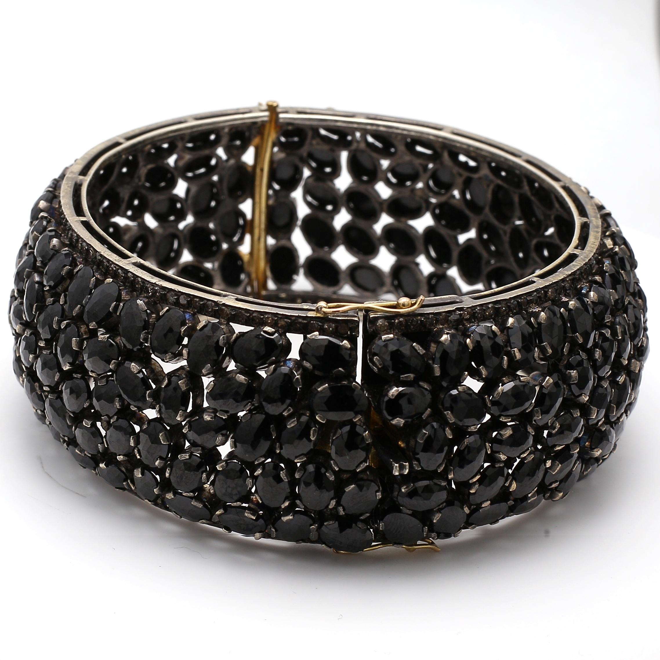 72.00 Carat Oval Black Gemstone Gold & Silver Vintage Estate Bangle Bracelet