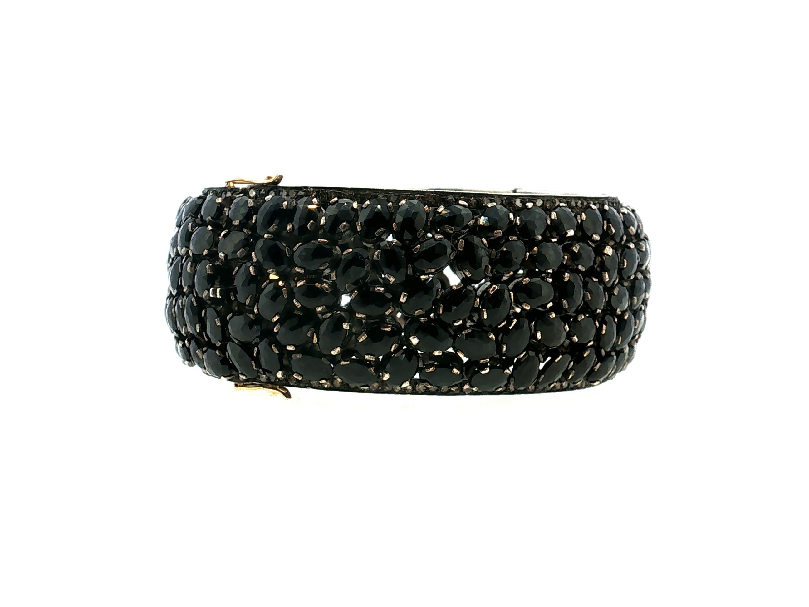 Vintage Gold/Slv Bangle Bracelet with 6x4mm Oval Onyx 7.25 Inch 73 Grams