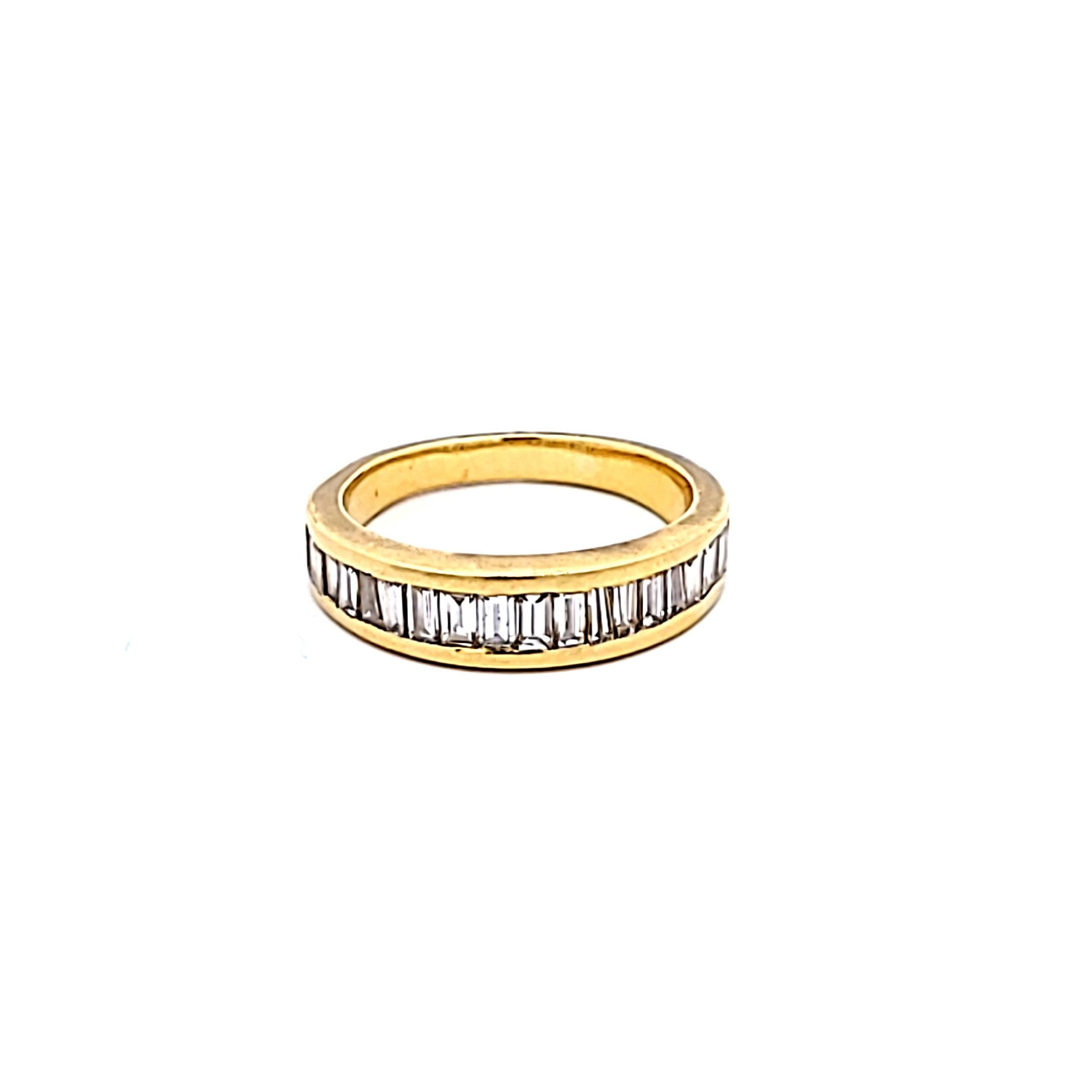 18K Yellow Gold Band Ring with 0.8 Carat Tapered Baguette Diamonds Size 7