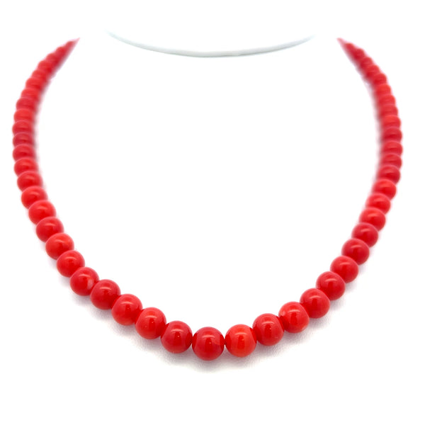 Red Coral Beed Vintage 22.80 Grams 18 Karat Yellow Gold Beed Necklace