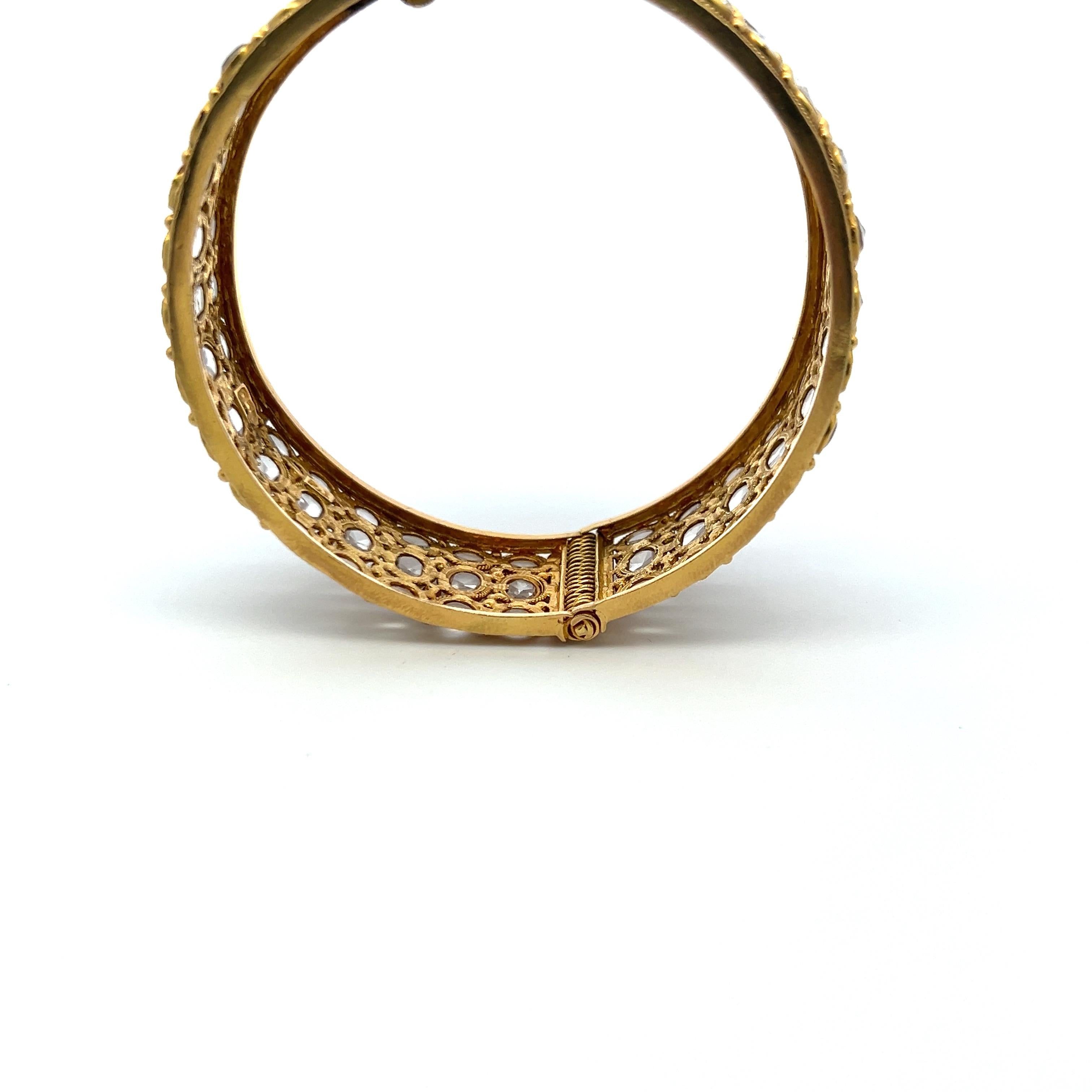 Vintage 18K Yellow Gold Bangle Bracelet with 11.5 Carat Rose Cut J SI1 Diamonds