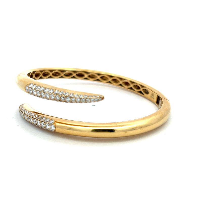 1.60 Carat Round Brilliant Diamond 18 Karat Yellow Gold Cuff Bracelet