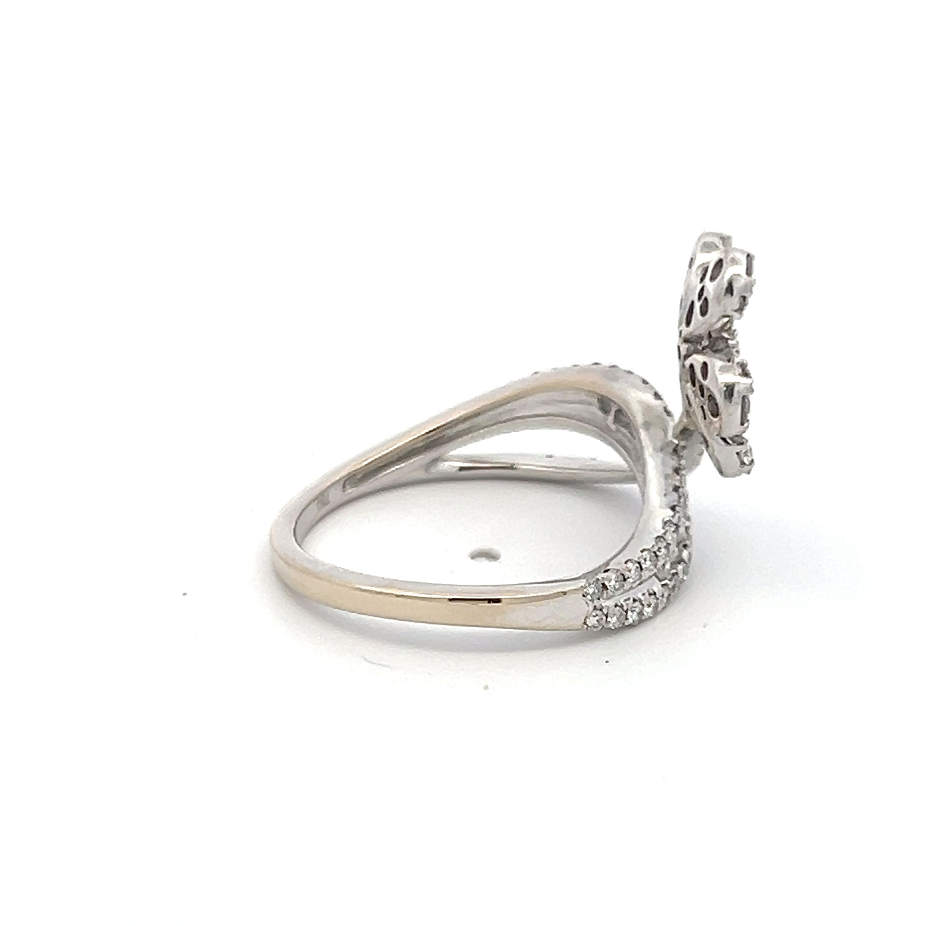 0.60 Carat Round Brilliant G VS2 Diamond 18 Karat White Gold Cocktail Ring
