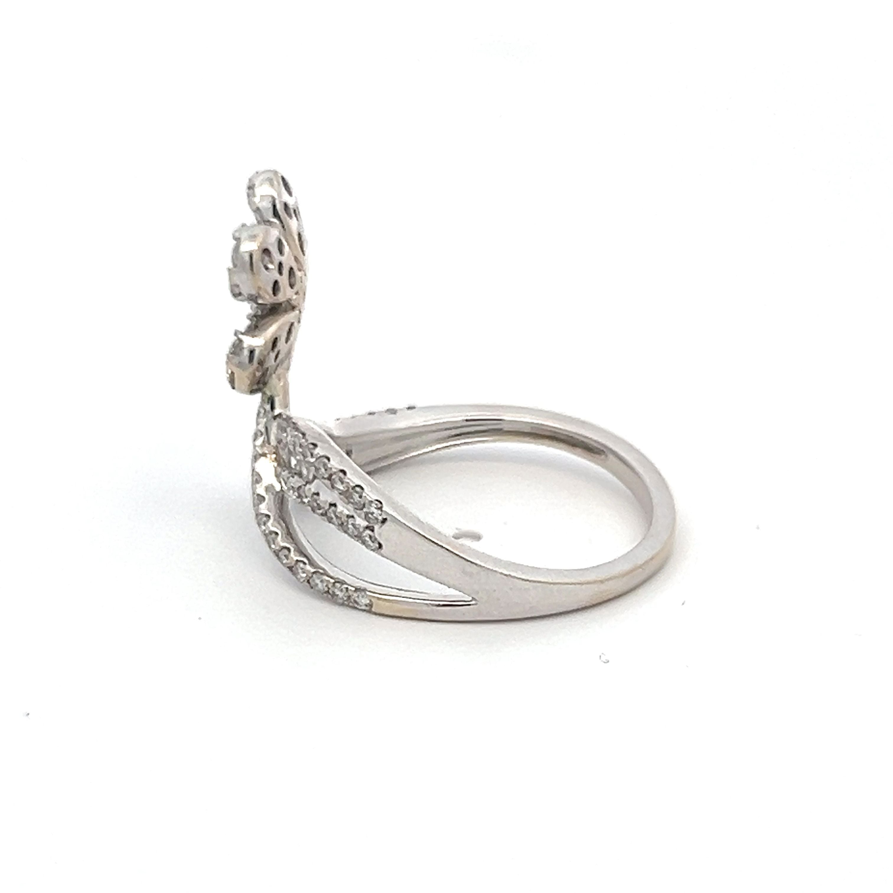 0.60 Carat Round Brilliant G VS2 Diamond 18 Karat White Gold Cocktail Ring