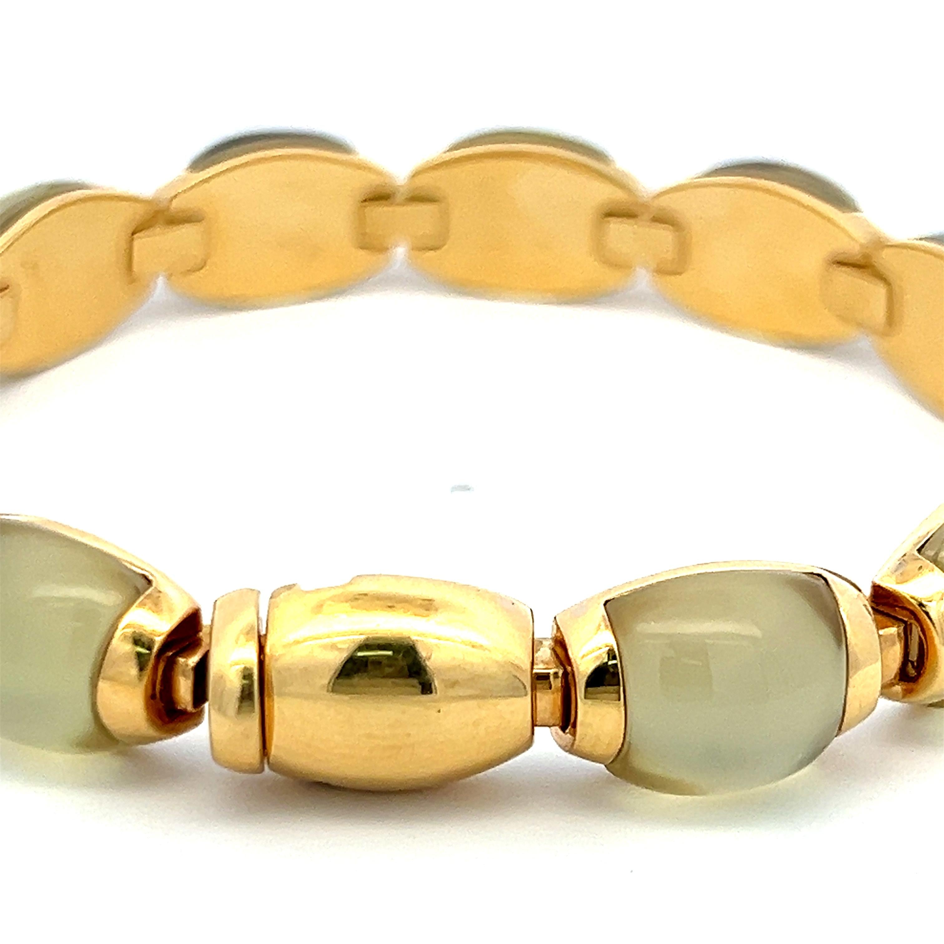 Vintage 18K Yellow Gold Link Bracelet with 10x11.5 MM Yellow Moonstones