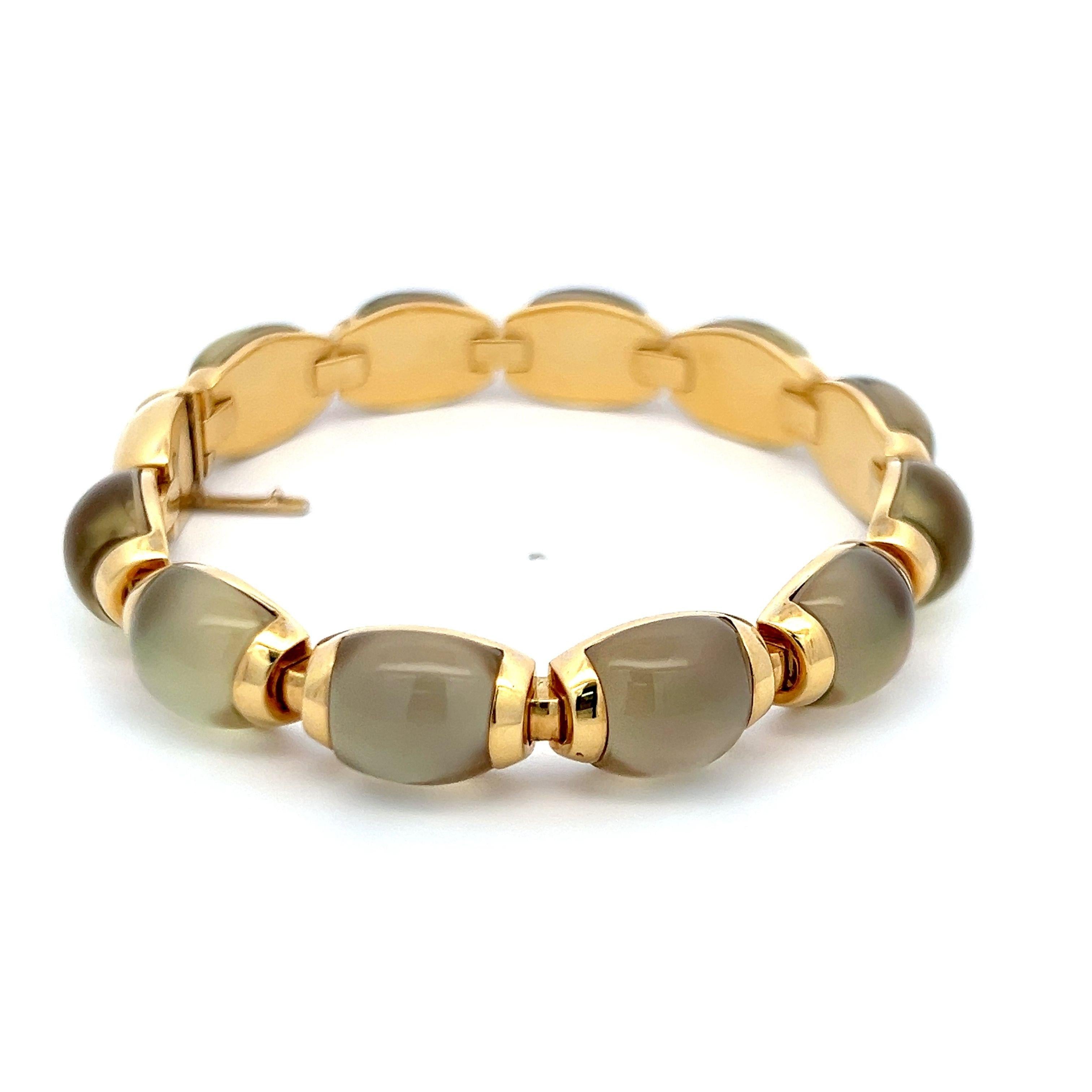 Vintage 18K Yellow Gold Link Bracelet with 10x11.5 MM Yellow Moonstones