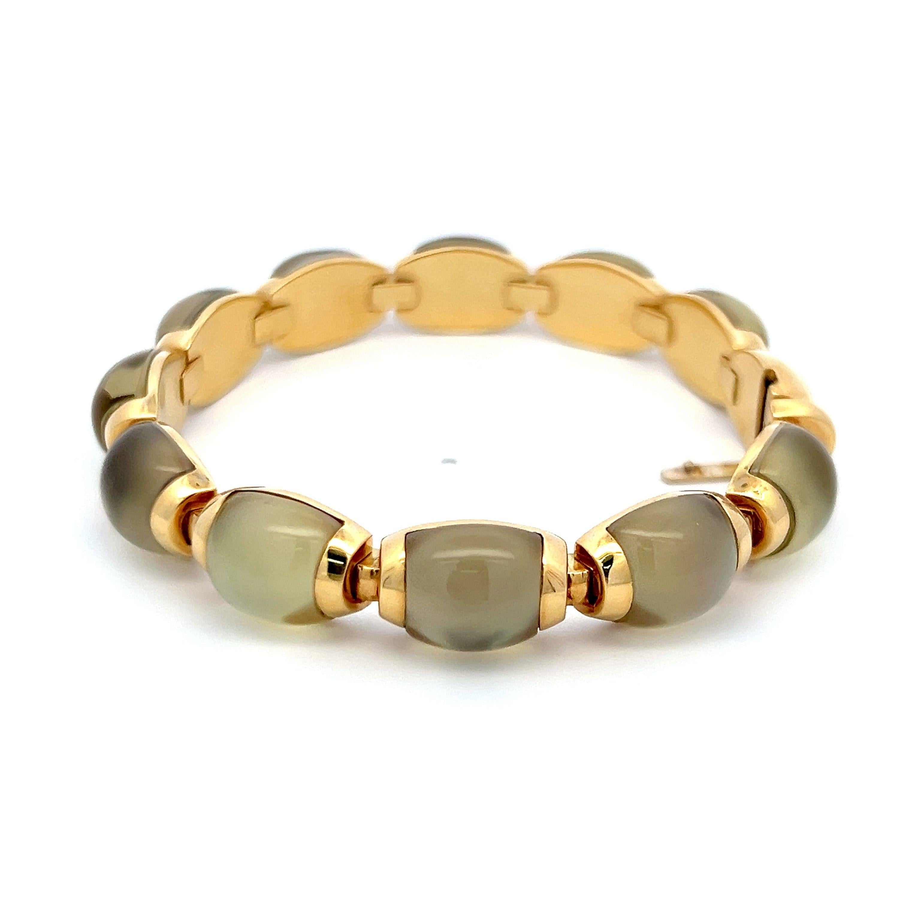 Vintage 18K Yellow Gold Link Bracelet with 10x11.5 MM Yellow Moonstones