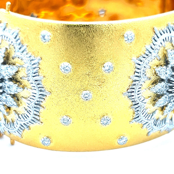 2.67 Carat Round Brilliant I SI1 Diamond 18 Karat Yellow Gold Bangle Bracelet