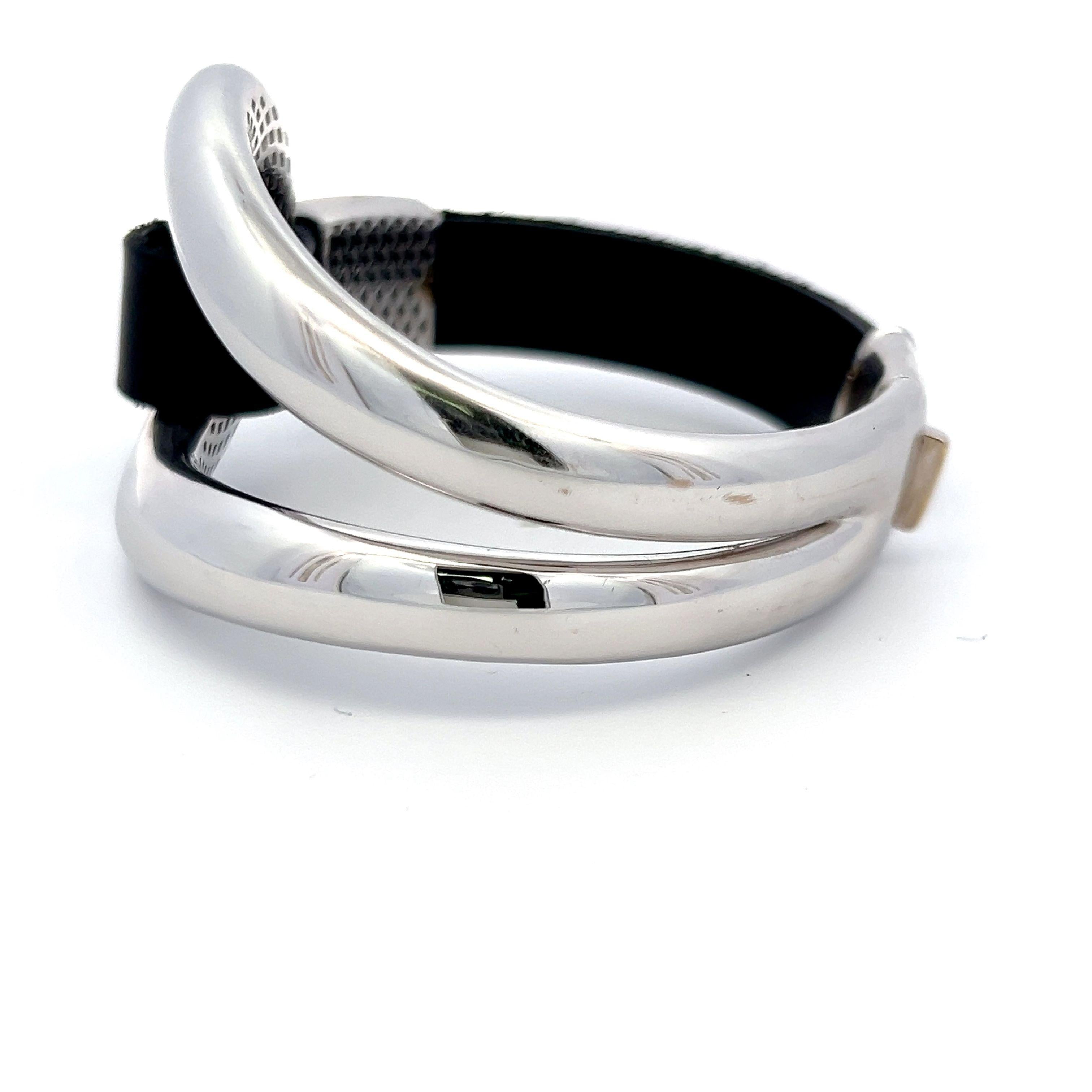 0.72 Carat Round Brilliant I VS2 Diamond 18 Karat White Gold Cuff Bracelet
