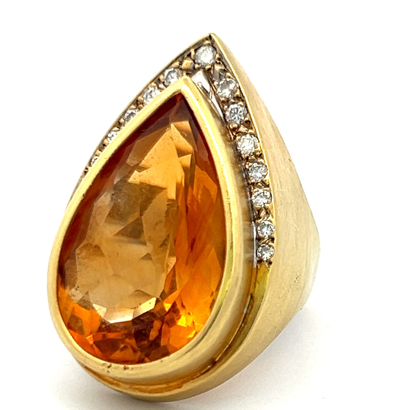 15.00 Carat Citrine 0.30 Carat Round Brilliant Diamond 18K Yellow Gold Cocktail Ring