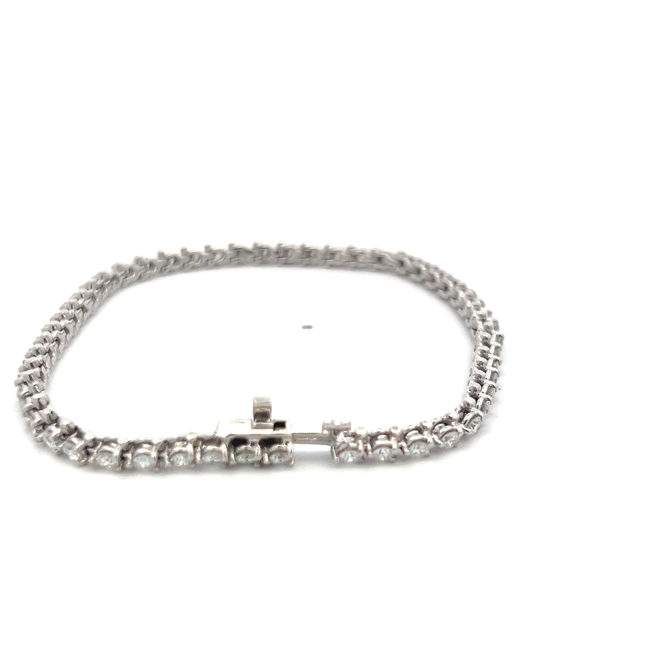 2.84 Carat Round Brilliant Diamond 14 Karat White Gold Tennis Bracelet