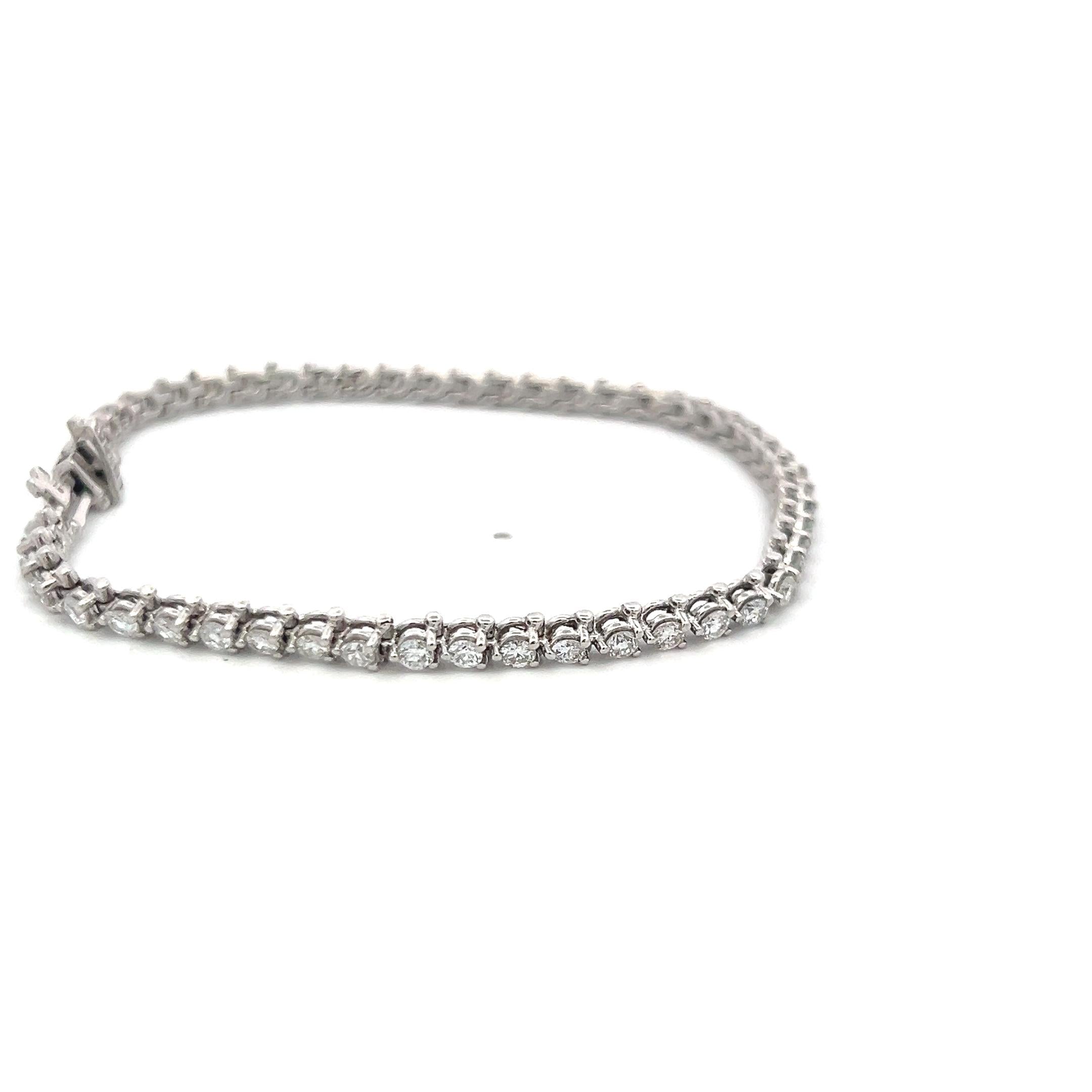 2.84 Carat Round Brilliant Diamond 14 Karat White Gold Tennis Bracelet