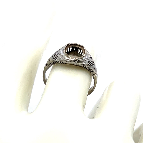 Vintage 2.50 grams Size 8 18 Karat White Gold Semi Mount Ring