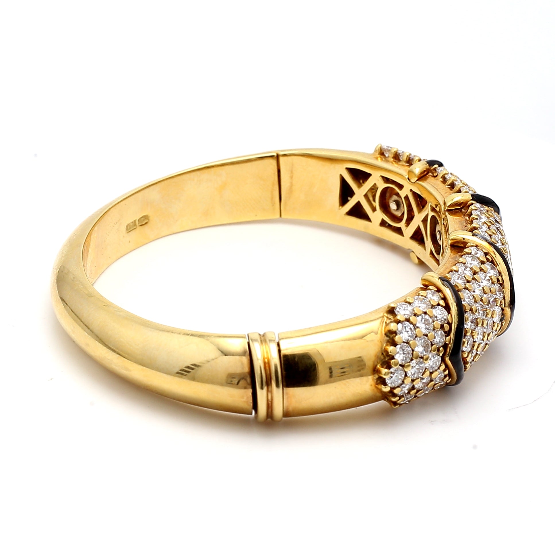 9.00 Carat Round Brilliant Diamond 18 Karat Yellow Gold Bangle Bracelet