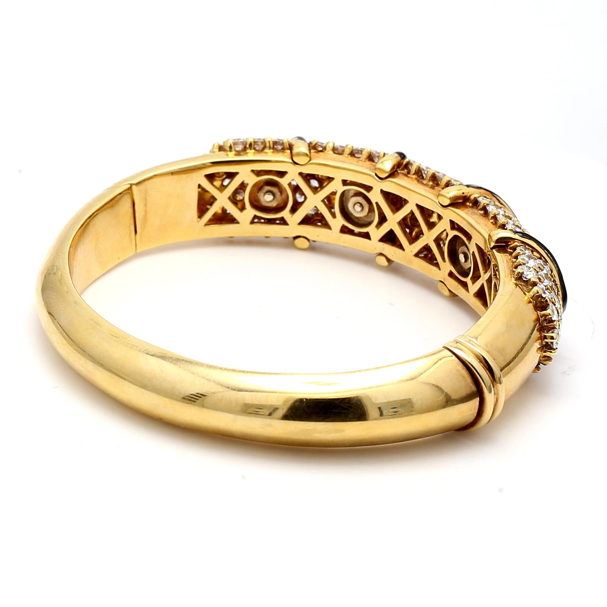 Vintage 18K Yellow Gold Bangle Bracelet with 9 Carat Round H-VS1 Diamonds 6.25in
