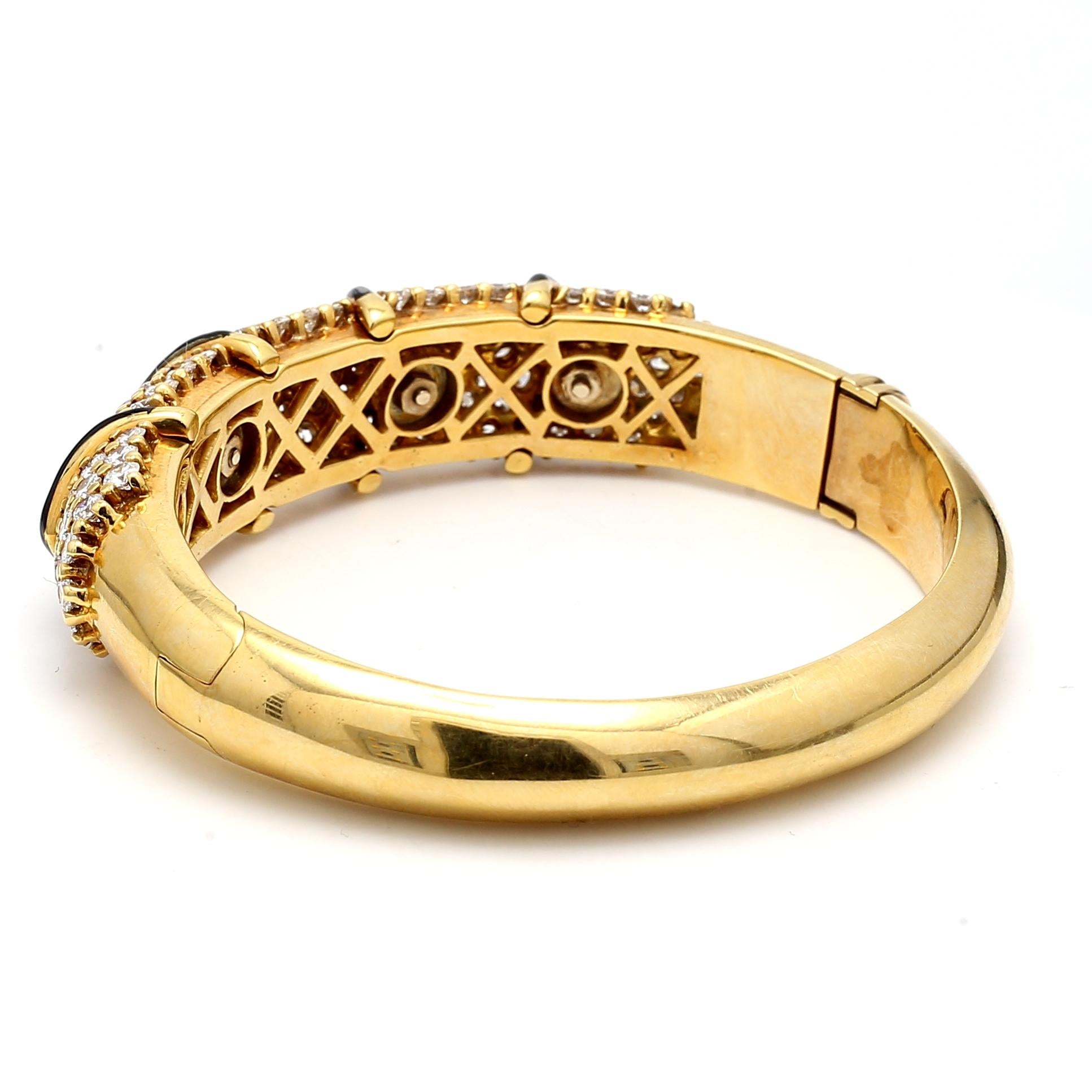 Vintage 18K Yellow Gold Bangle Bracelet with 9 Carat Round H-VS1 Diamonds 6.25in