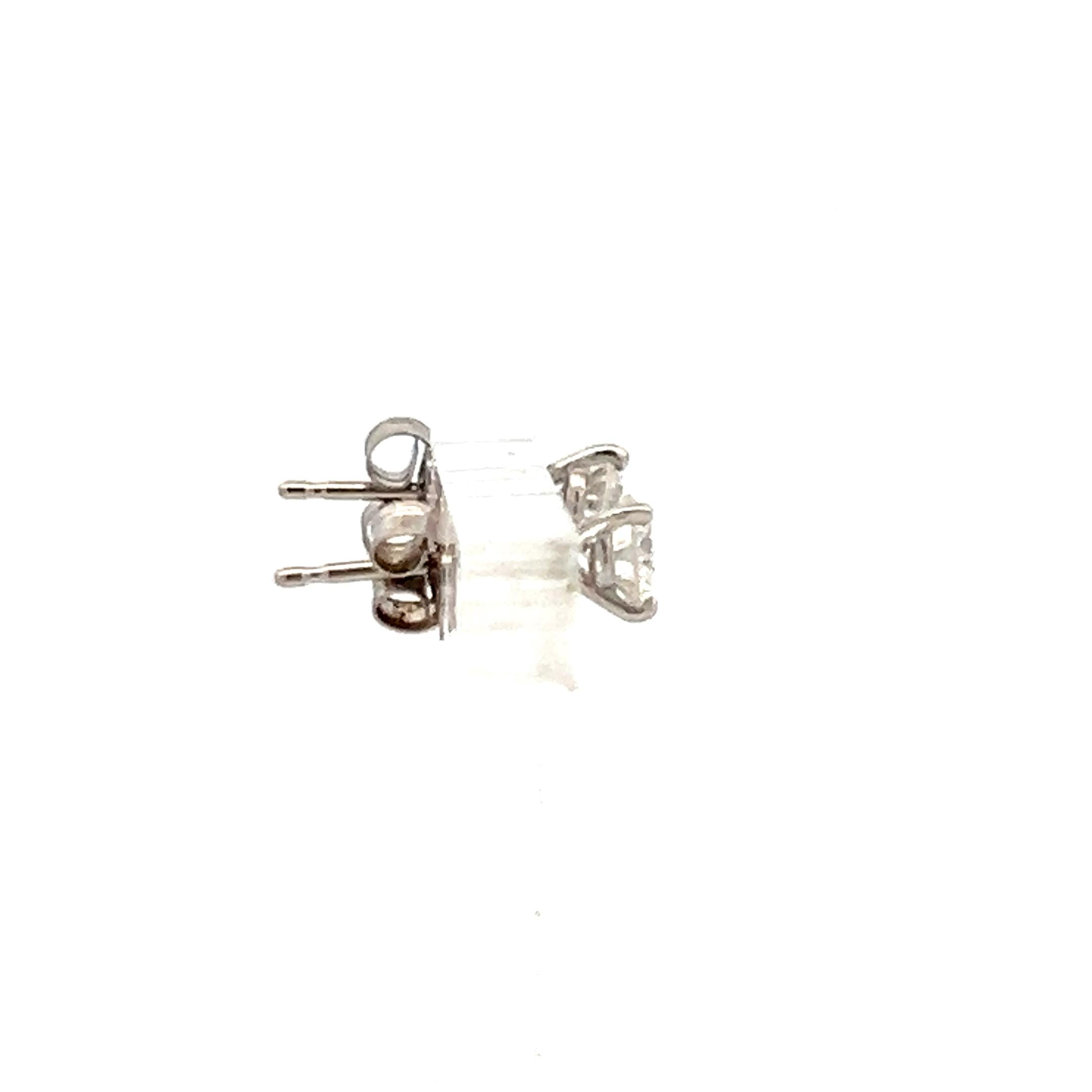 0.50 Carat Round Brilliant Diamond 14 Karat White Gold Stud Earrings