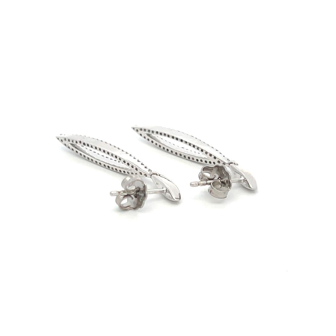 0.25 Carat Round Brilliant Diamond 14K White Gold/Platinum Dangling Earrings