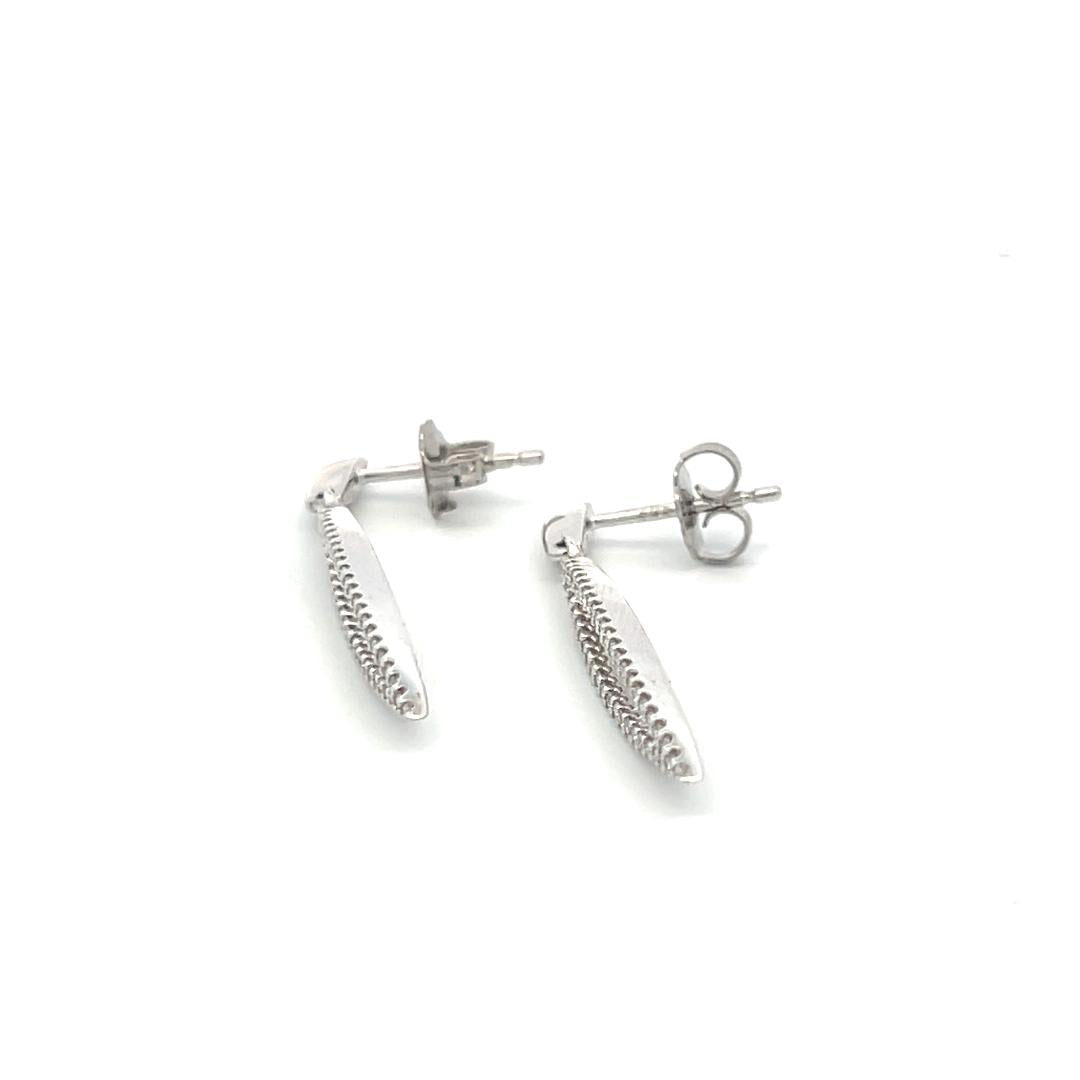 0.25 Carat Round Brilliant Diamond 14K White Gold/Platinum Dangling Earrings