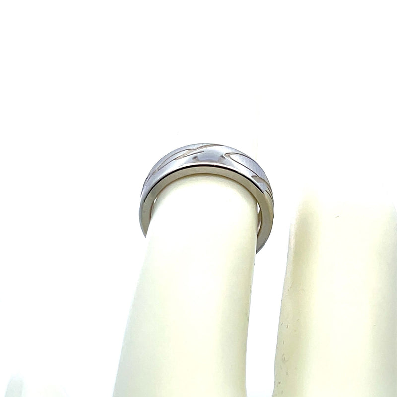 Chopard Vintage 8.50 Grams 18 Karat White Gold Engraved Band Ring