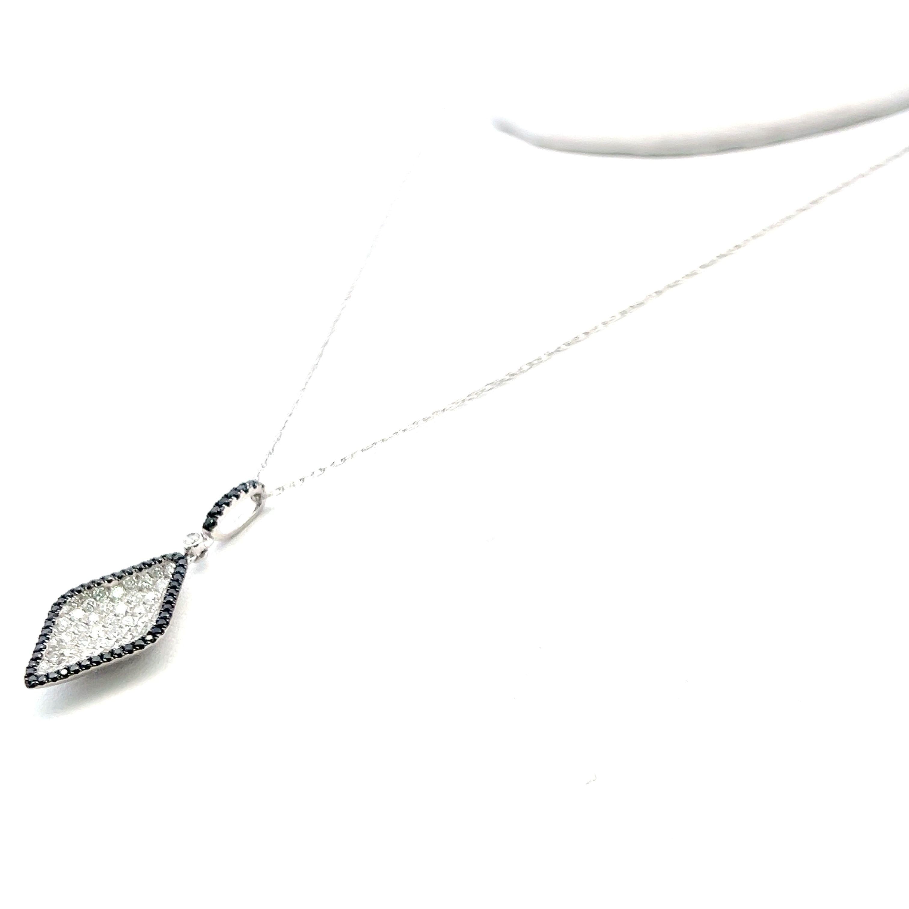 0.97 Carat Round Brilliant G VS2 Diamond 14 Karat White Gold Pendant Necklace