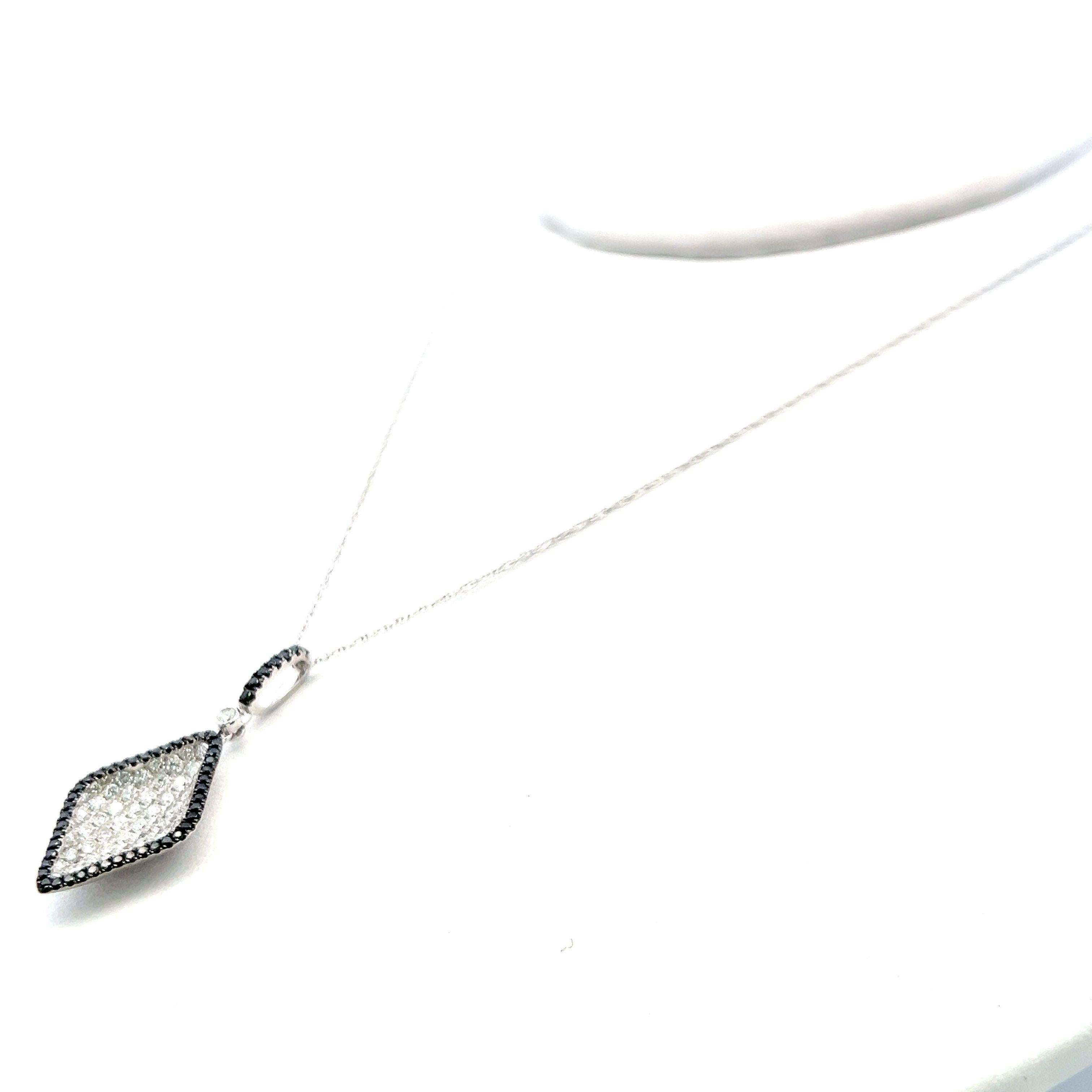 0.97 Carat Round Brilliant G VS2 Diamond 14 Karat White Gold Pendant Necklace