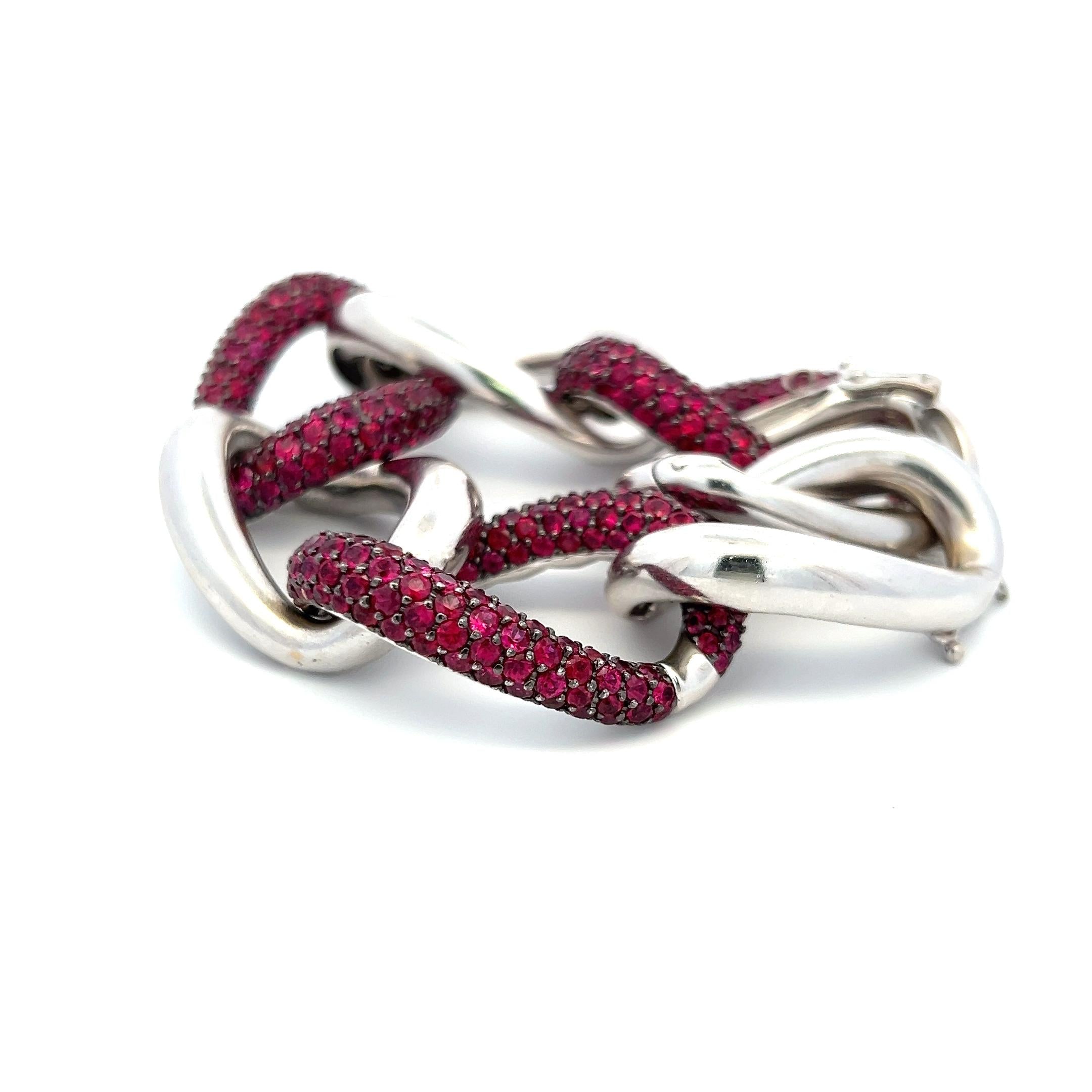 11.00 Carat Round Ruby 18 Karat White Gold Link Bracelet