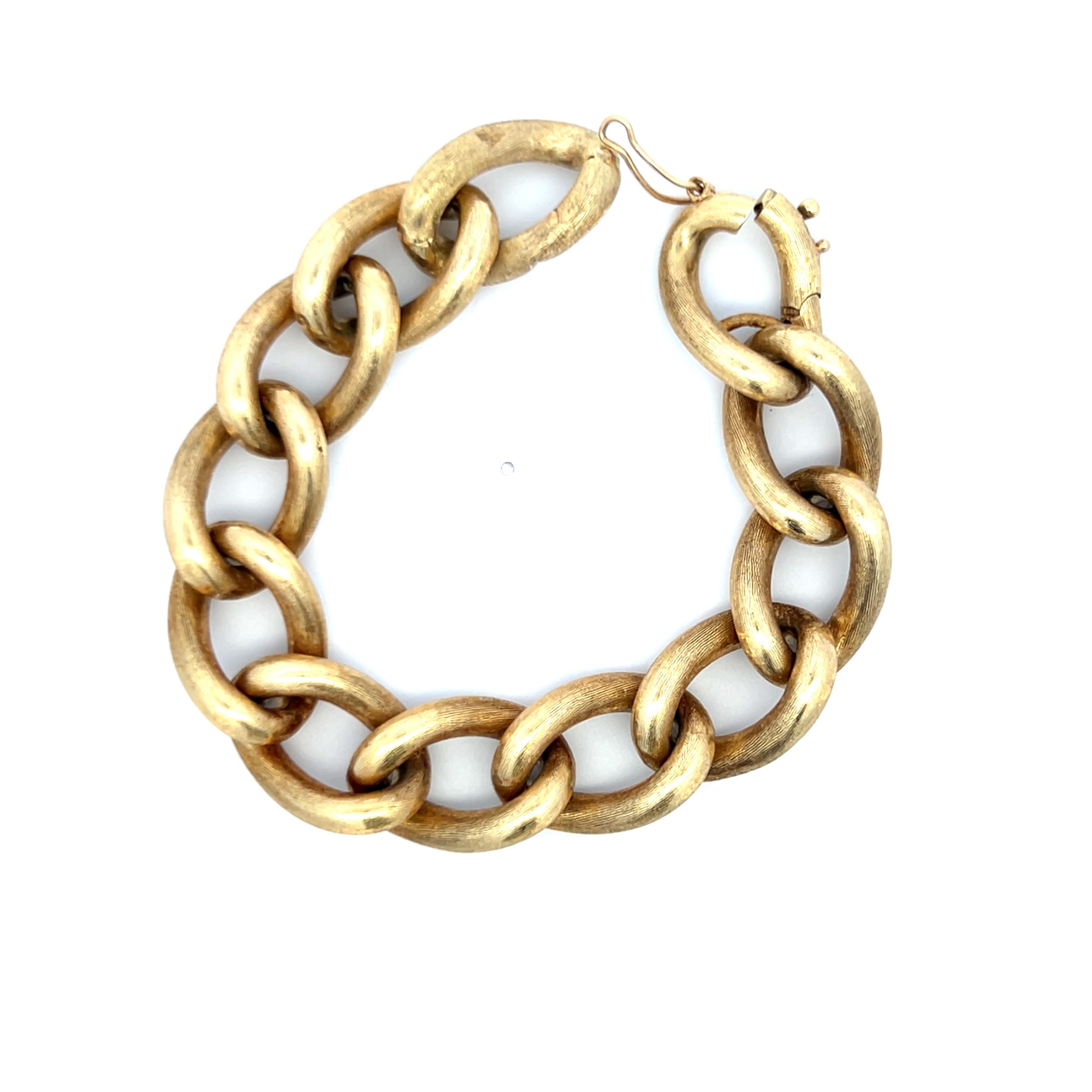 Vintage 18 Karat Yellow Gold Chain Link Bracelet 39.8 Grams Textured 8 inch