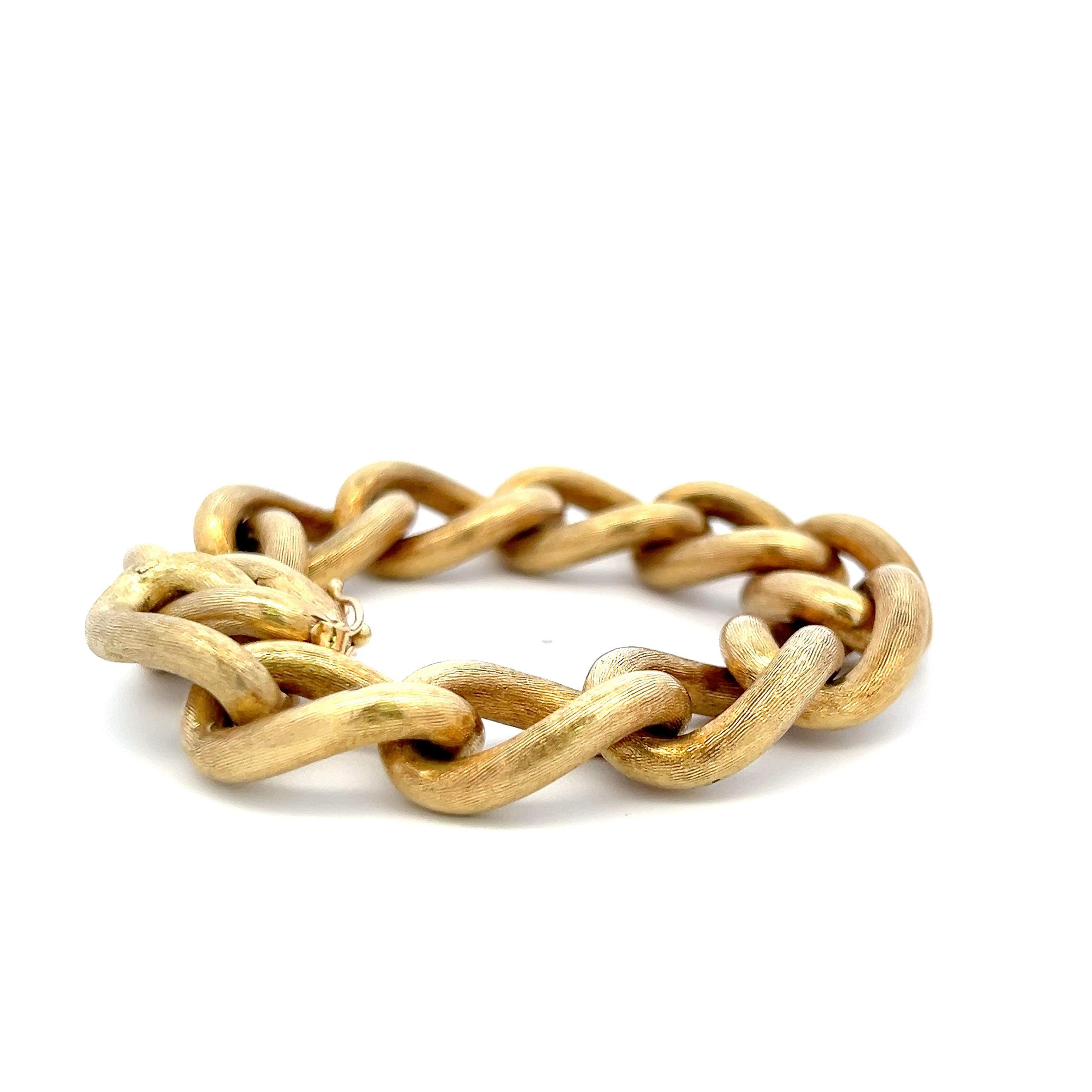 Vintage 18 Karat Yellow Gold Chain Link Bracelet 39.8 Grams Textured 8 inch