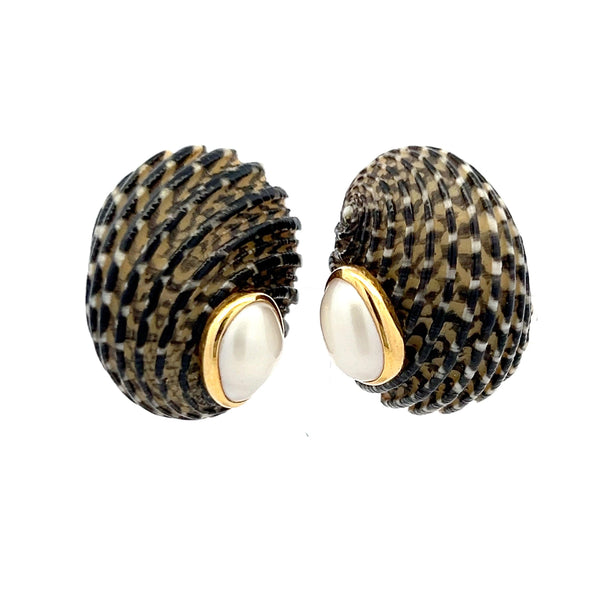 Seaman Schepps 18 Karat Yellow Gold Clip On Shell Earrings