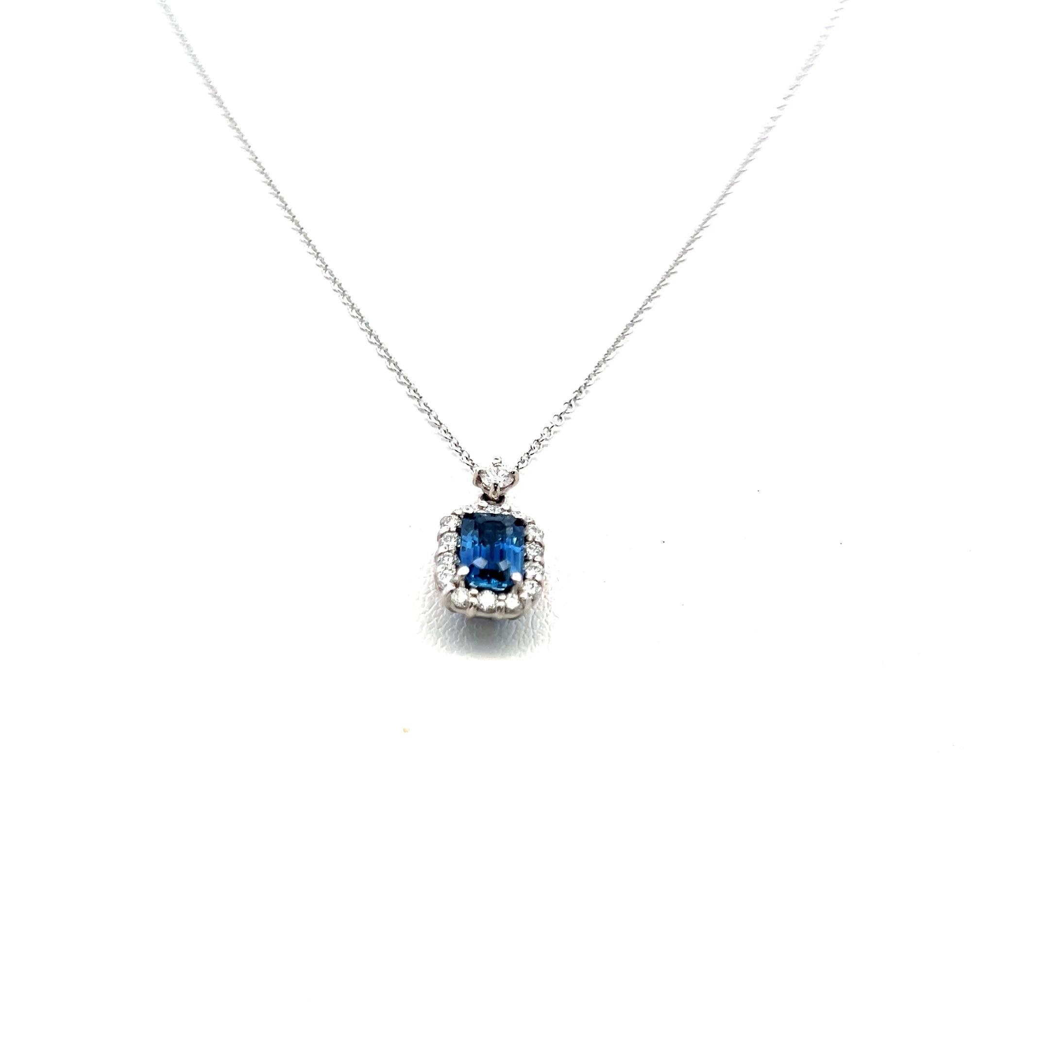 0.77 Carat Sapphire 0.22 Carat Round Diamond 18 Karat W-Gold Pendant Necklace