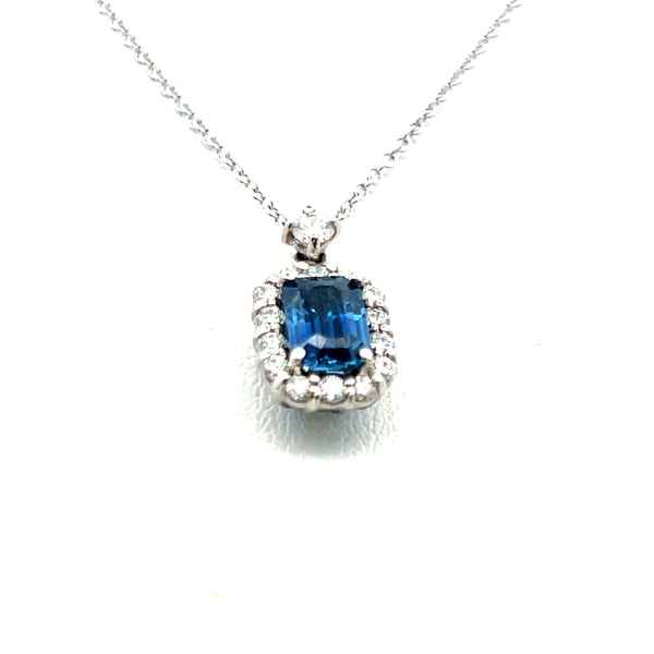 0.77 Carat Sapphire 0.22 Carat Round Diamond 18 Karat W-Gold Pendant Necklace