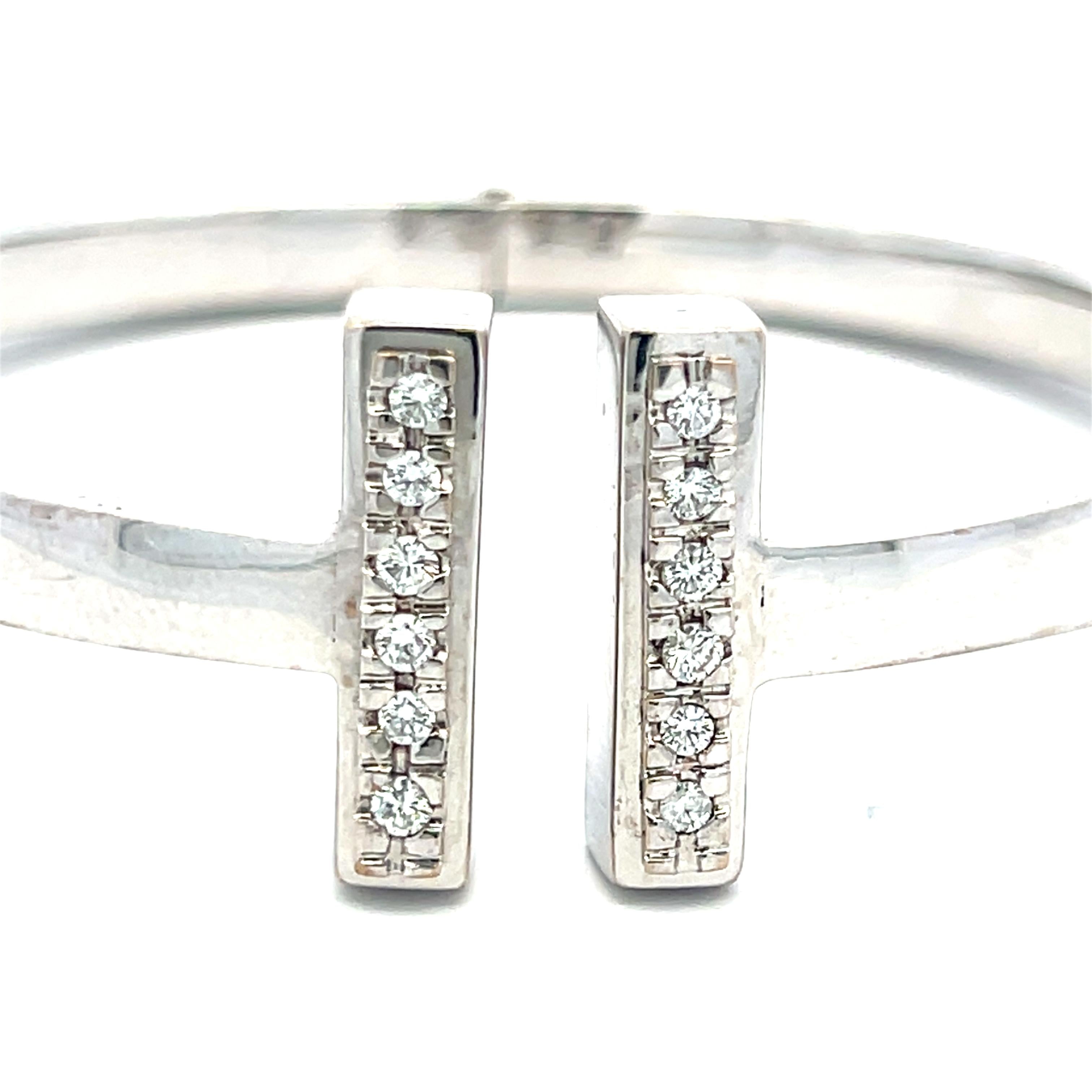 0.40 Carat Round Brilliant G VS2 Diamond 18 Karat White Gold Bangle Bracelet