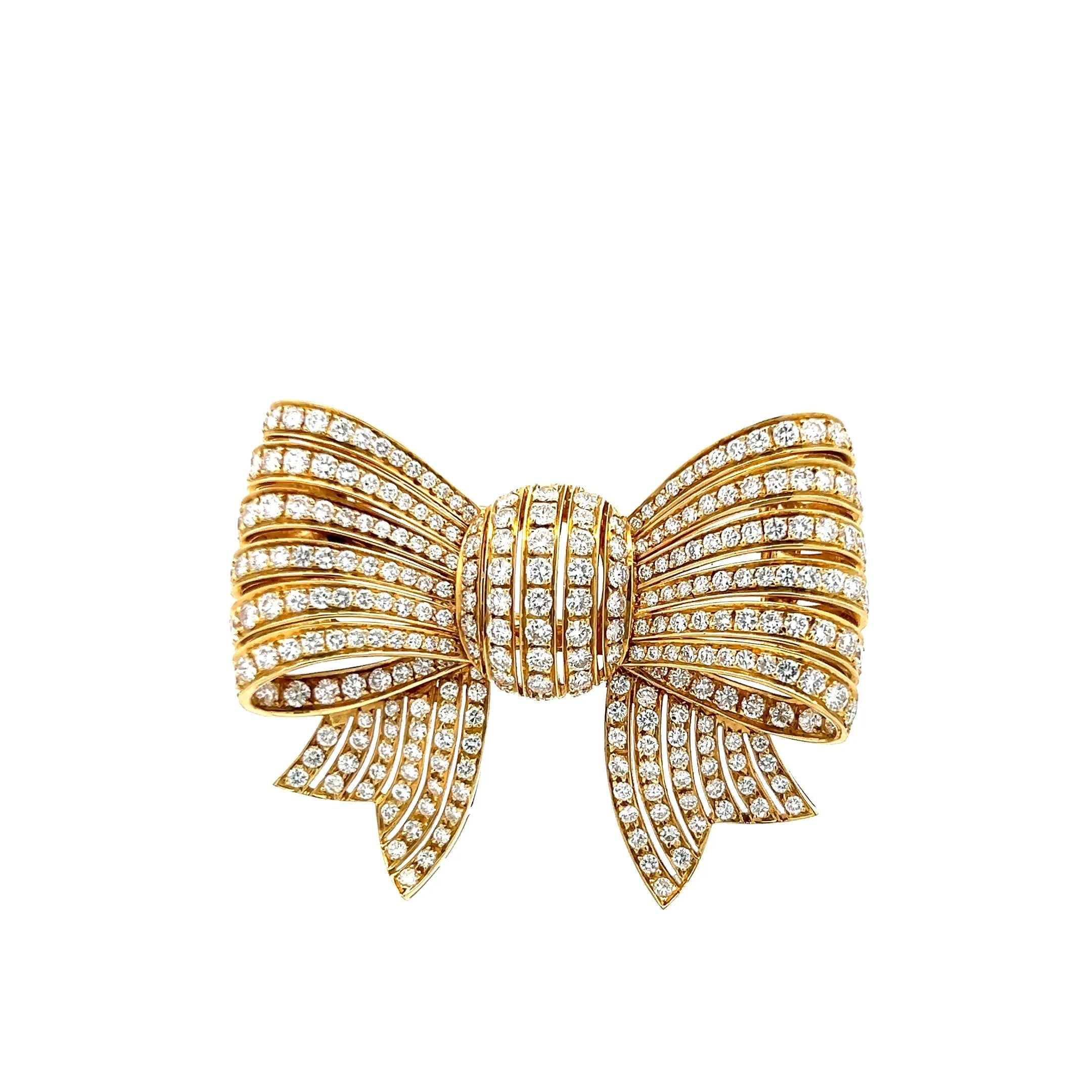 Van Cleef & Arpels 10.00 Carat Round Diamond 18K Yellow Gold Pin Brooch