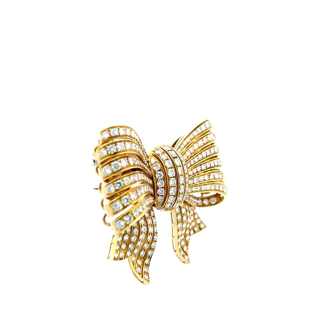 Van Cleef & Arpels 10.00 Carat Round Diamond 18K Yellow Gold Pin Brooch