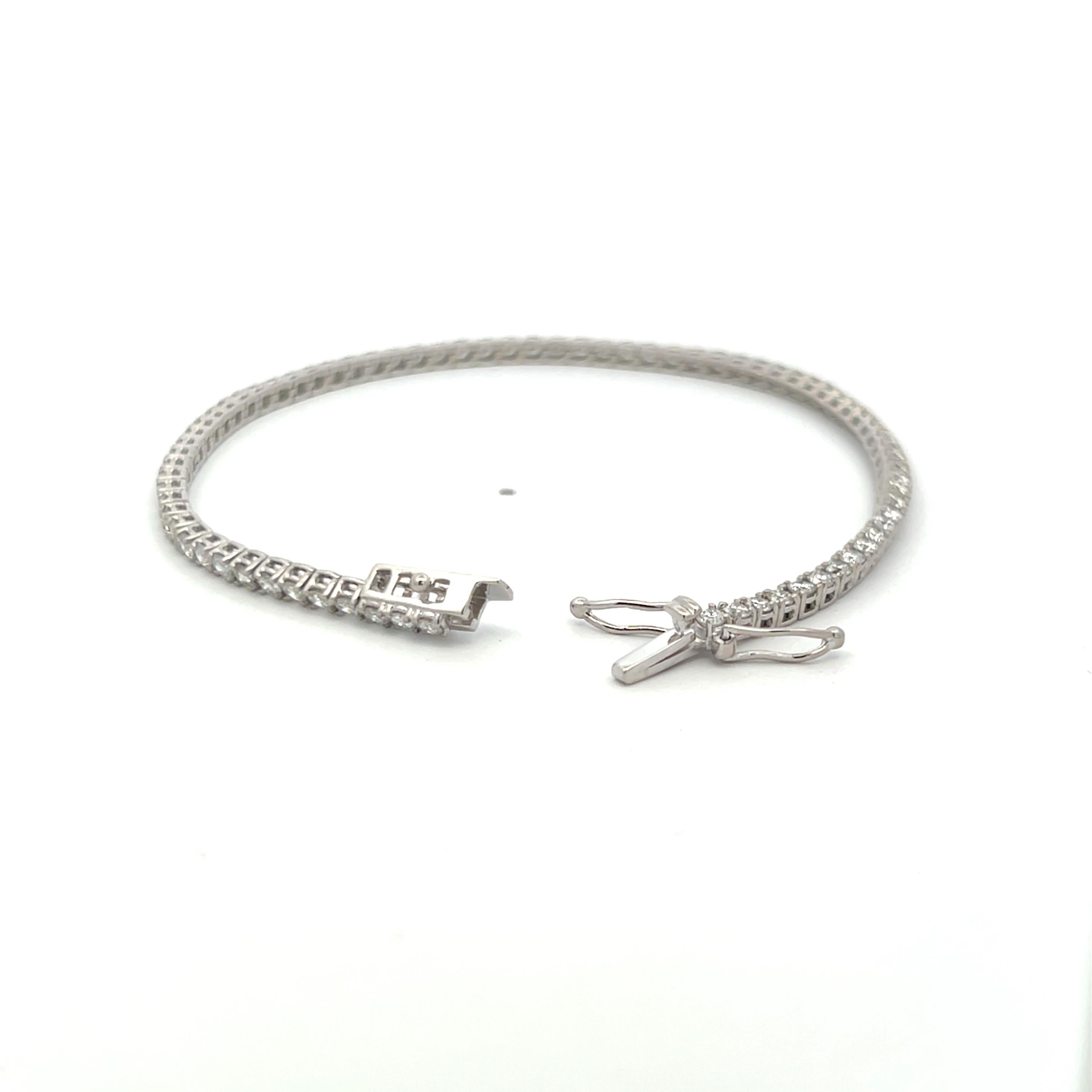 2.96 Carat Round Brilliant Diamond 14 Karat White Gold Tennis Bracelet