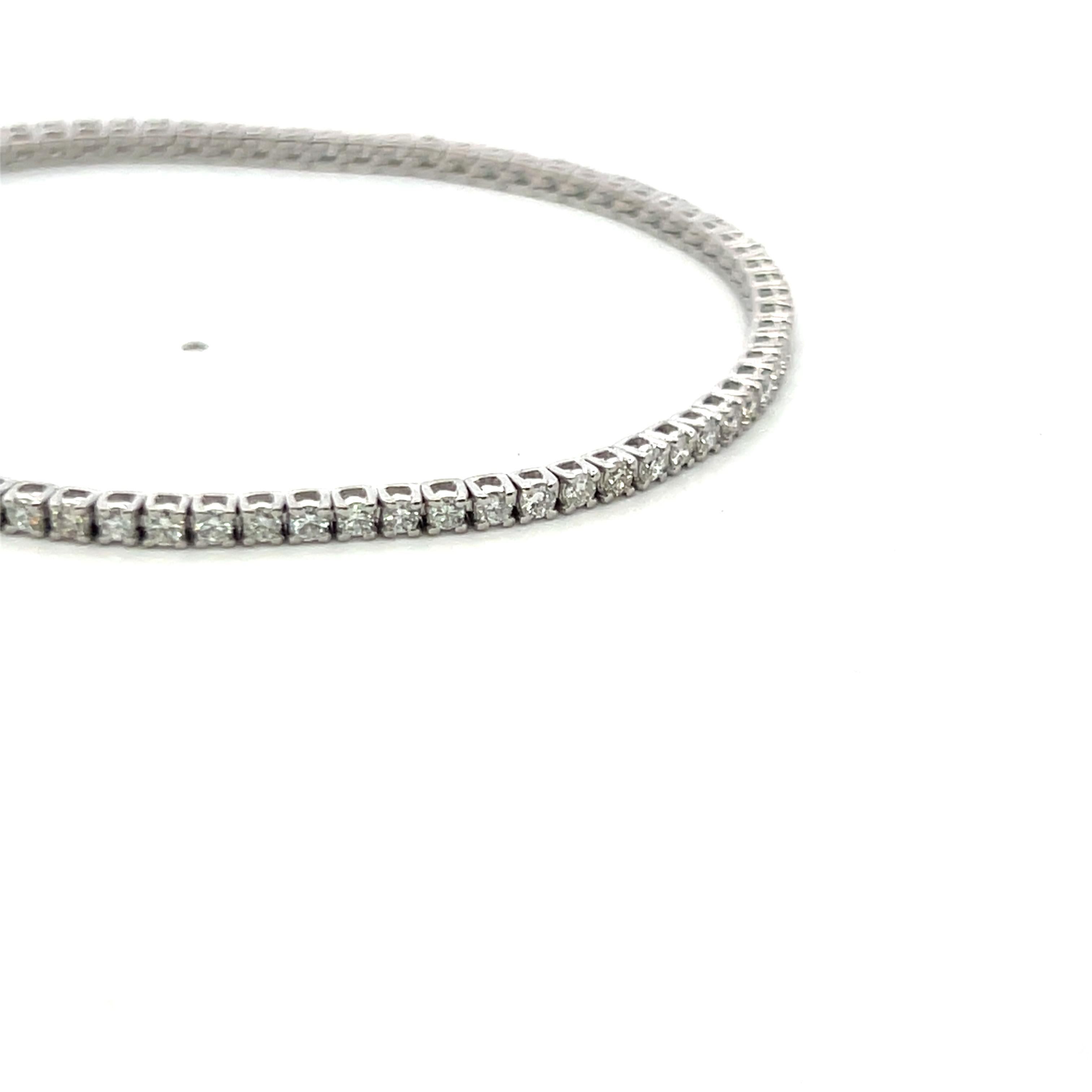 1.95 Carat Round Brilliant Diamond 14 Karat White Gold Tennis Bracelet