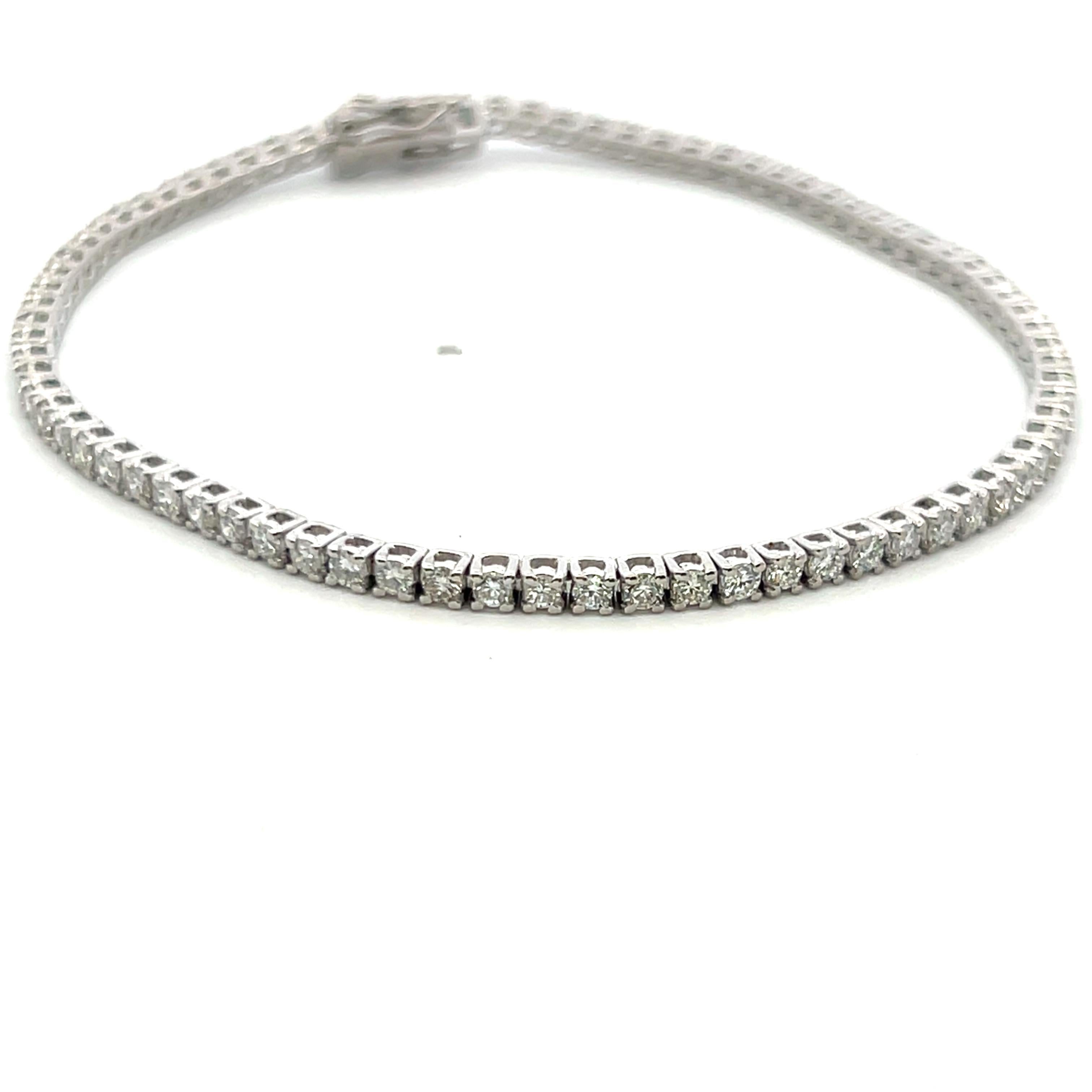 1.95 Carat Round Brilliant Diamond 14 Karat White Gold Tennis Bracelet