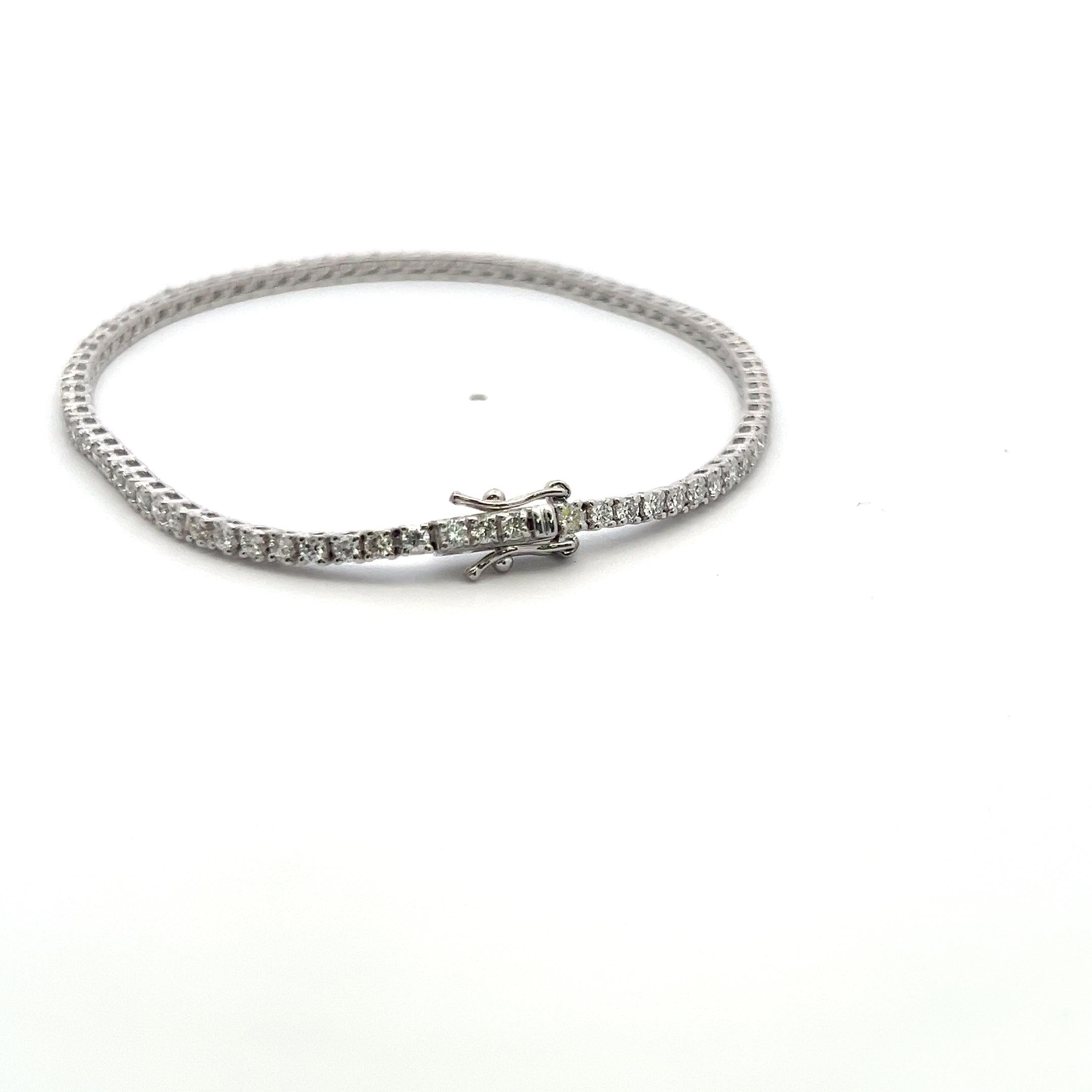 1.95 Carat Round Brilliant Diamond 14 Karat White Gold Tennis Bracelet