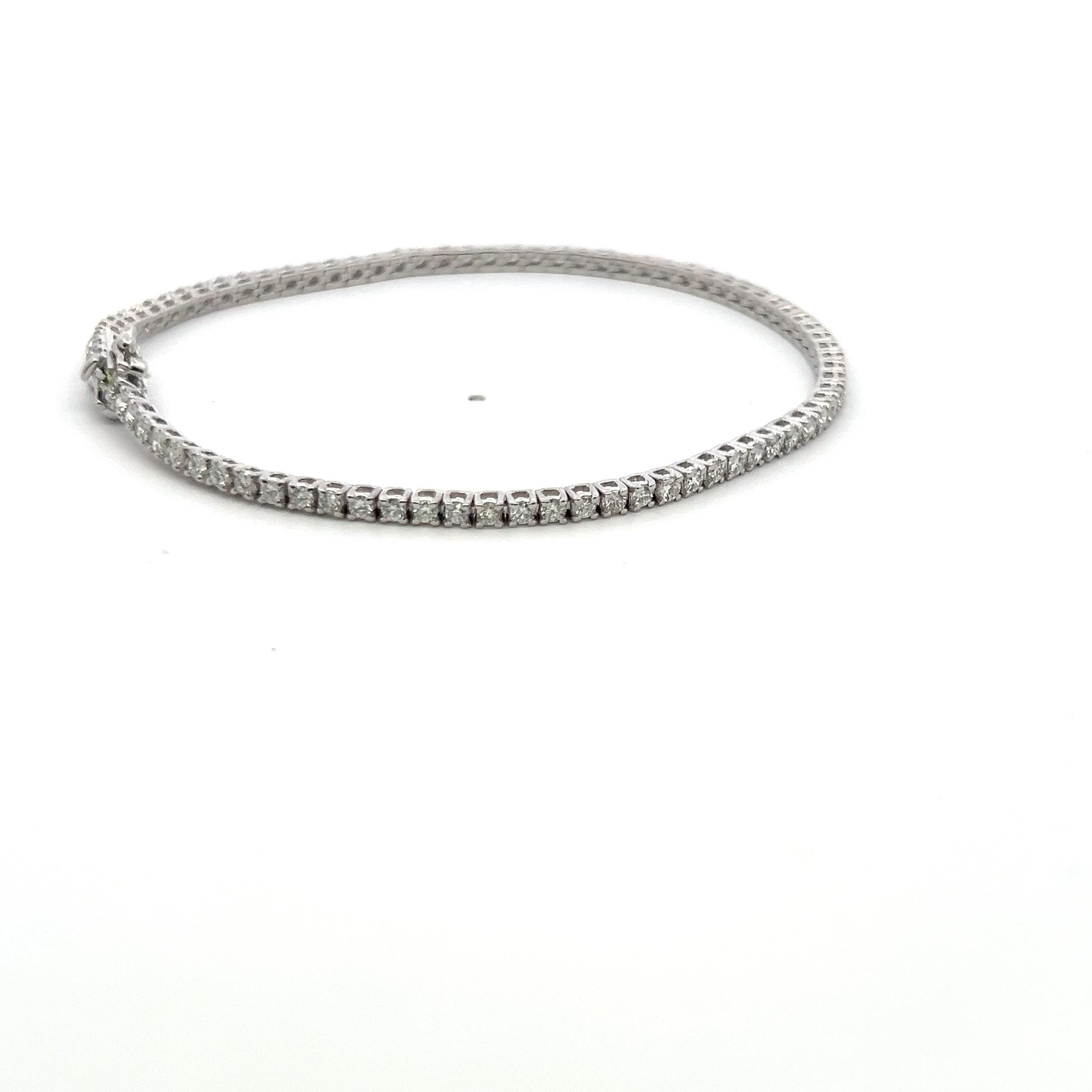 1.95 Carat Round Brilliant Diamond 14 Karat White Gold Tennis Bracelet