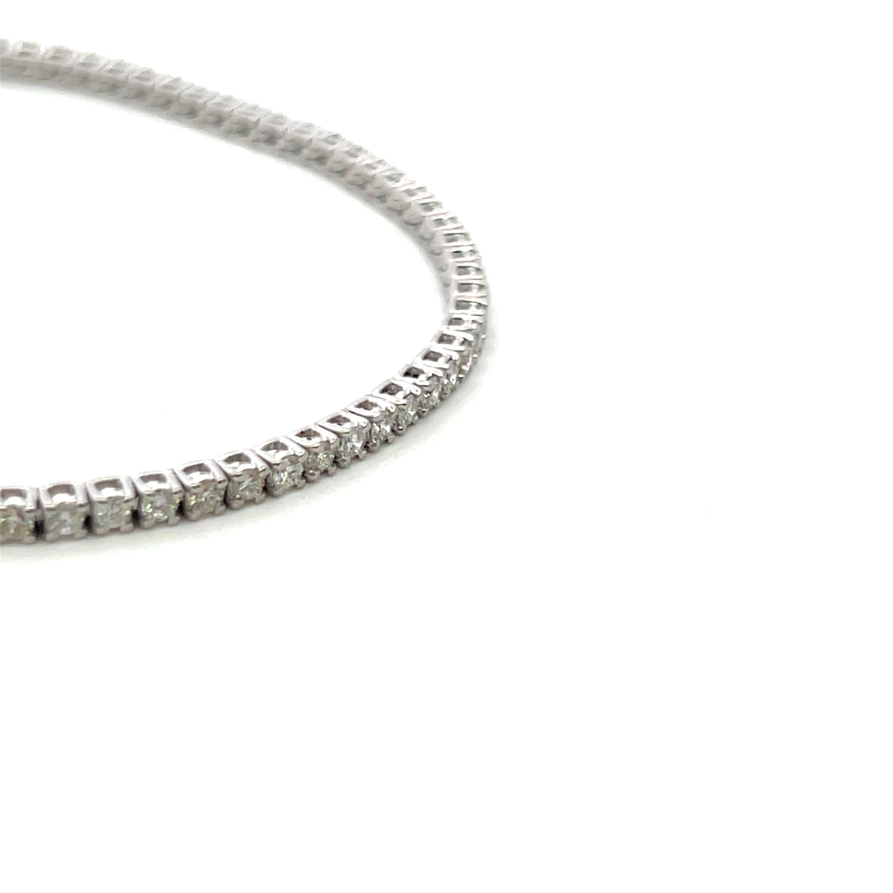 1.95 Carat Round Brilliant Diamond 14 Karat White Gold Tennis Bracelet