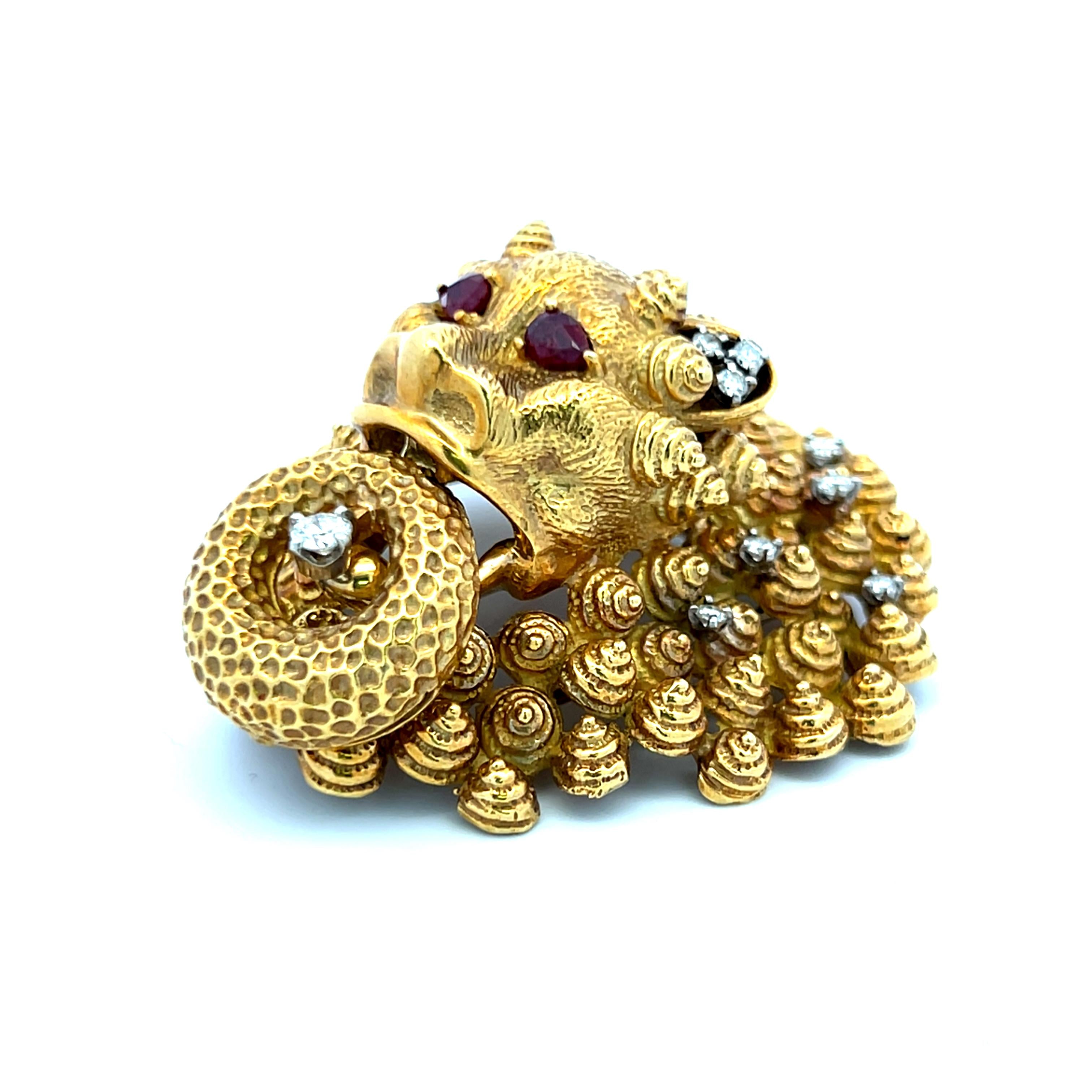 18K Yellow Gold Pin Brooch with 0.68 Carat Round Diamonds and 0.3 Carat Ruby