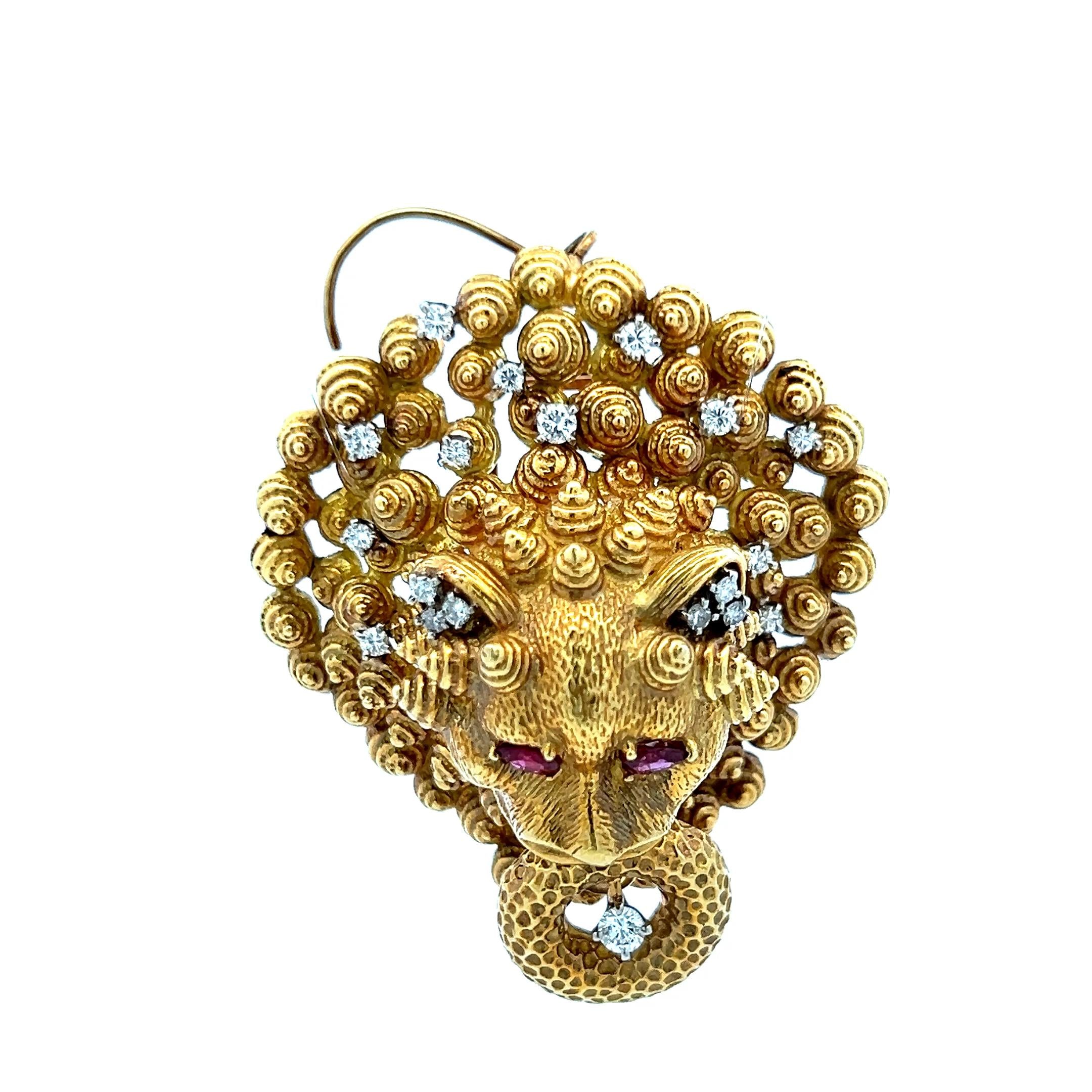 18K Yellow Gold Pin Brooch with 0.68 Carat Round Diamonds and 0.3 Carat Ruby